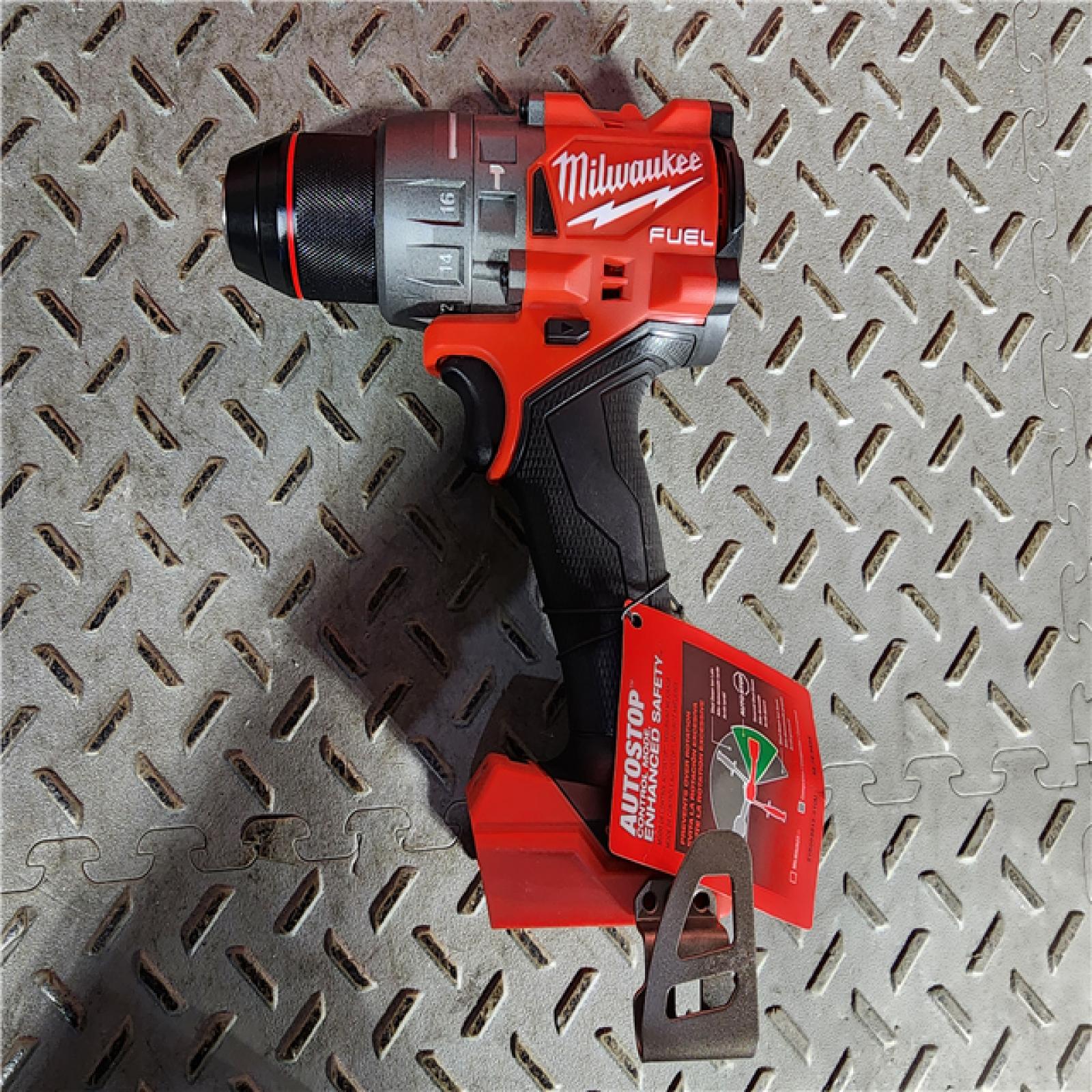 HOUSTON LOCATION - AS-IS (APPEARS LIKE NEW) Milwaukee 2904-22 Hammer Drill Driver Kit with Batteries  Charger & Tool Case  Red