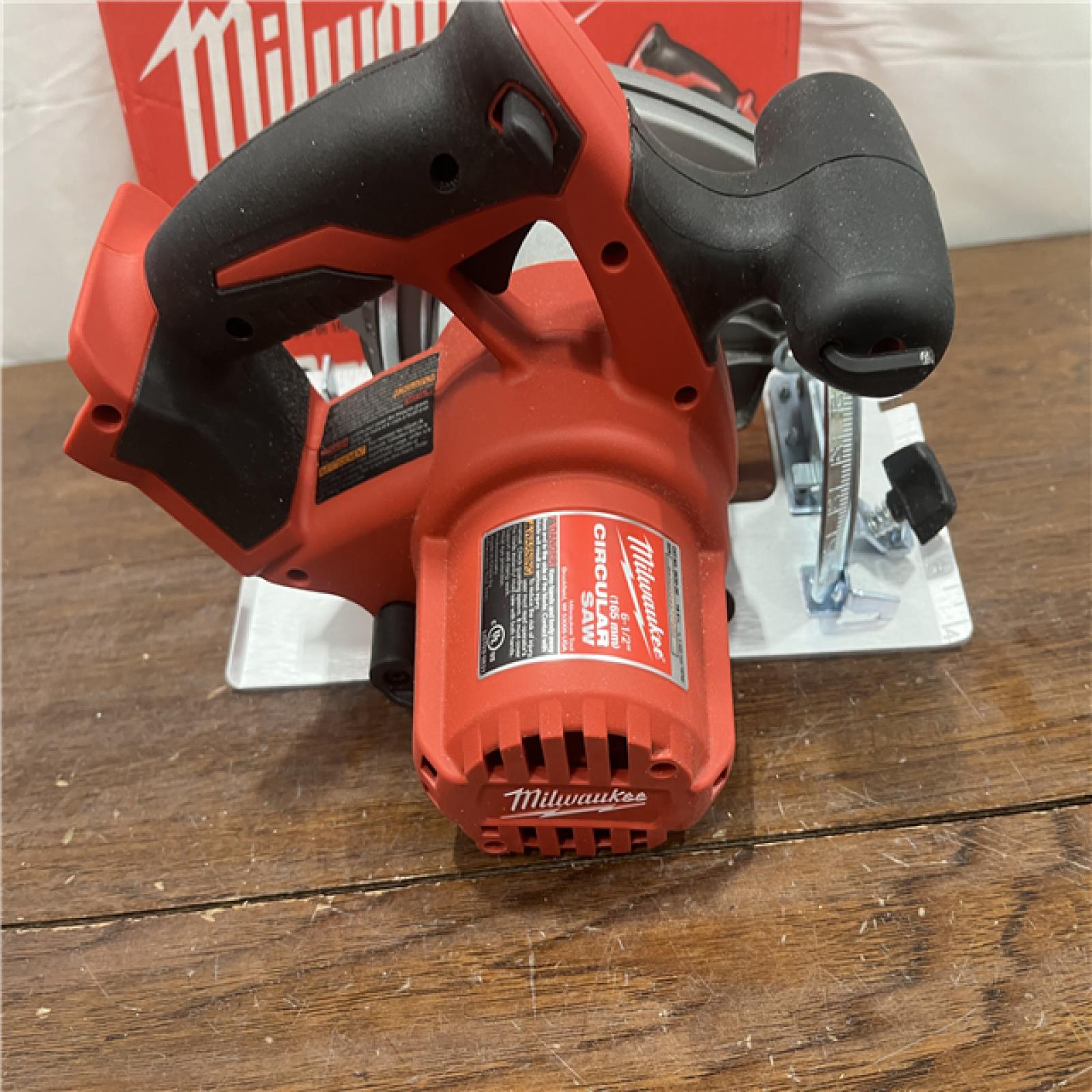 AS-ISMilwaukee 2630-20 M18 Cordless 6-1/2 Circular Saw Bare Tool Only - All