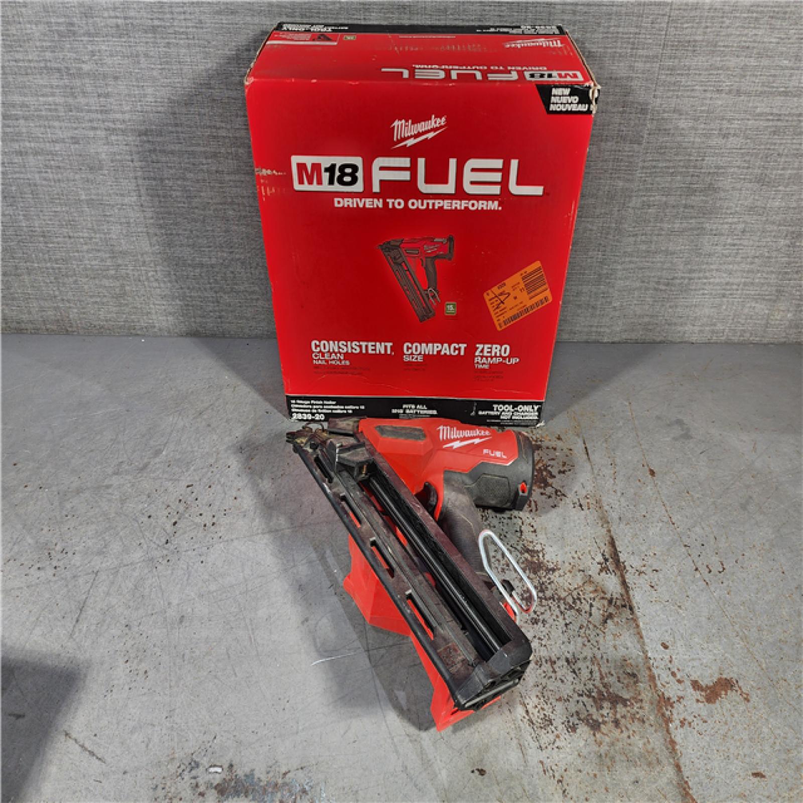 HOUSTON LOCATION - AS-IS Milwaukee 2839-20 M18 FUEL 15 Ga. 18 Volt Brushless Angled Finish Nailer (TOOL ONLY)