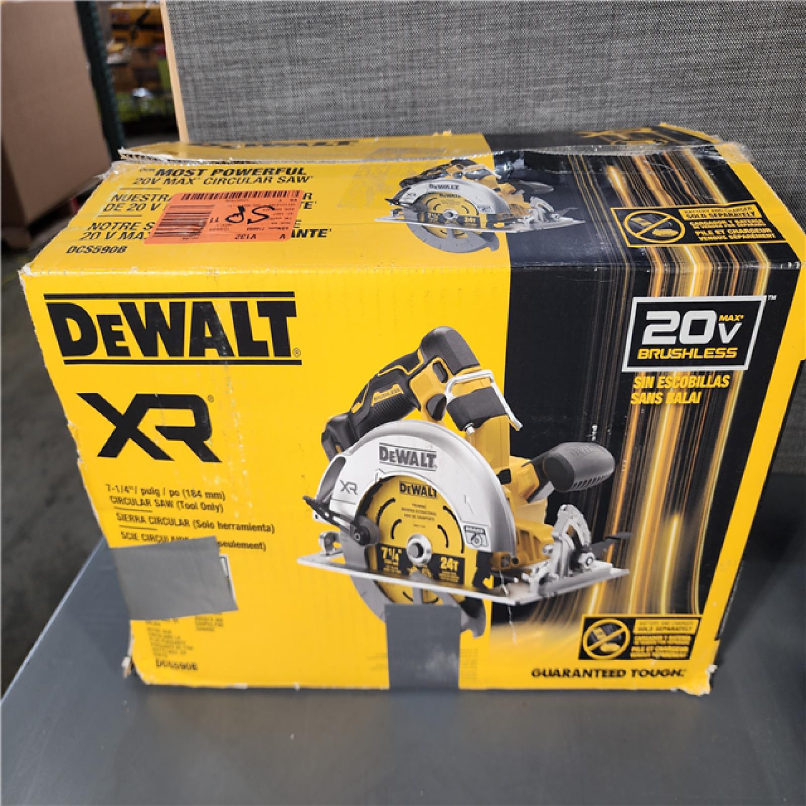 HOUSTON LOCATION - AS-IS DEWALT 20-Volt MAX 7-1/4 in. Cordless Circular Saw (Tool Only)