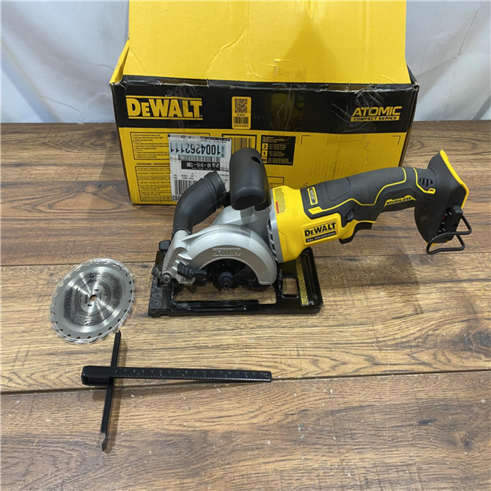 AS IS DEWALT ATOMIC 20V MAX Cordless Brushless 4-1/2 in. Circular Saw (Tool Only)