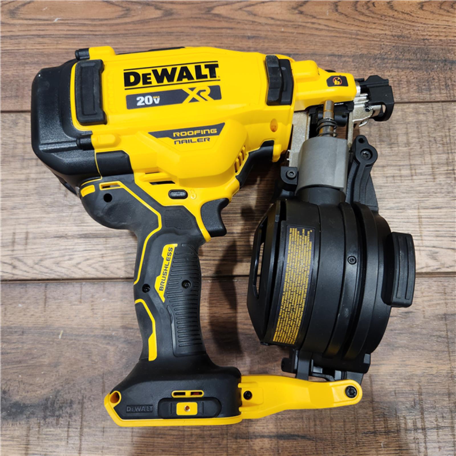 AS-IS DEWALT 2007898 Roofing Nailer Cordless