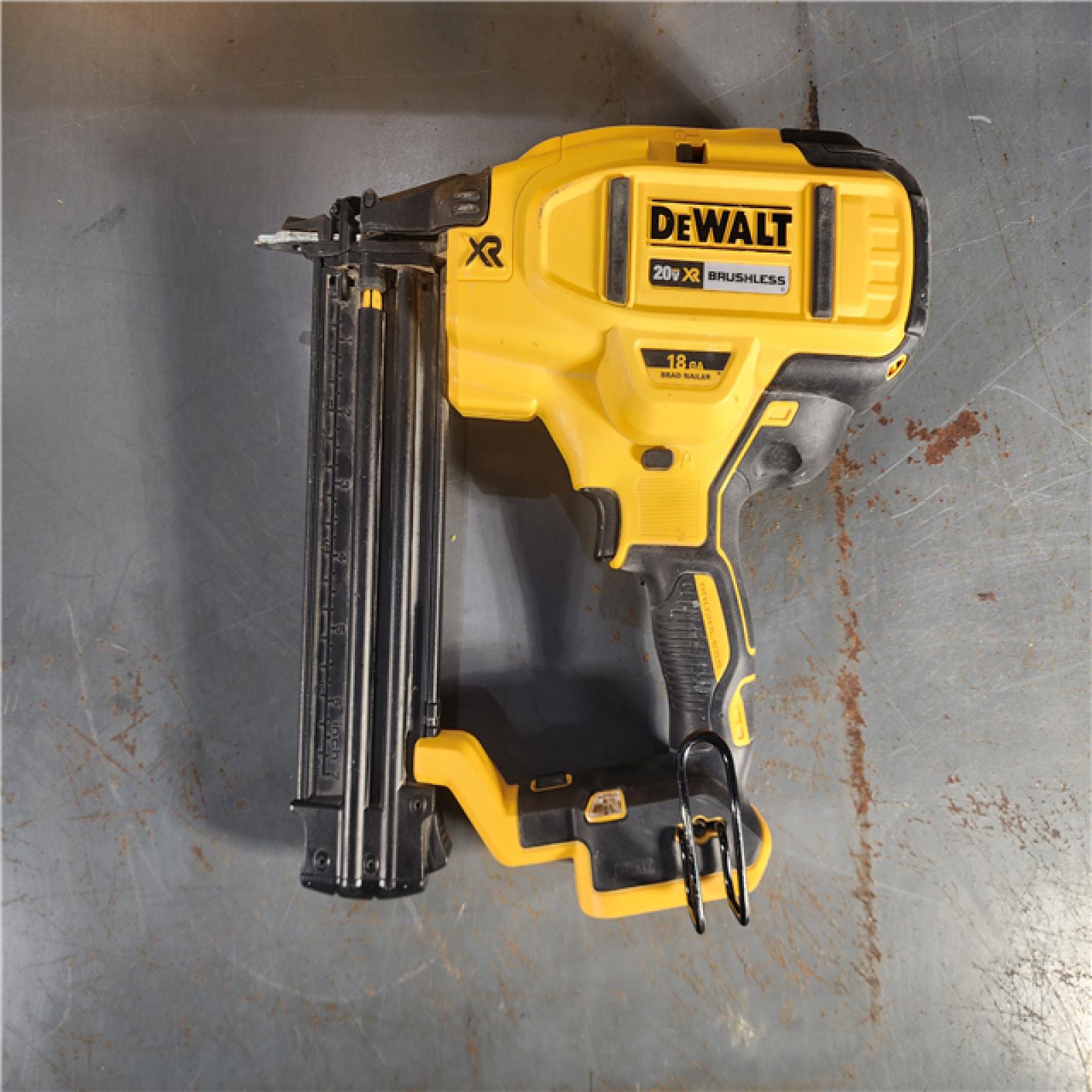 HOUSTON LOCATION - AS-IS DEWALT 20V MAX XR 18 Gauge Brad Nailer Kit