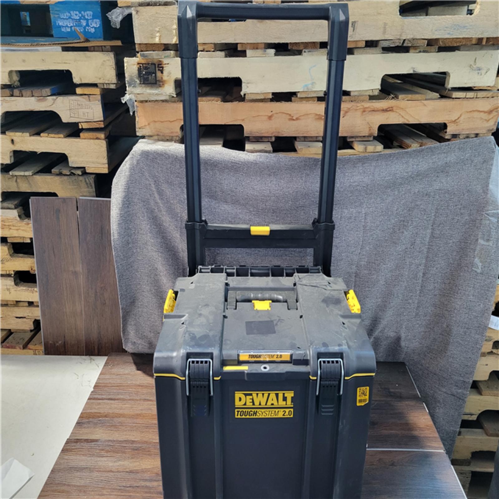 CALIFORNIA AS-IS DEWALT BRUSHLESS 6-TOOL COMBO KIT WITH TOUGHSYSTEM 2.0 (1BATTERY AND CHARGER INCLUDED)