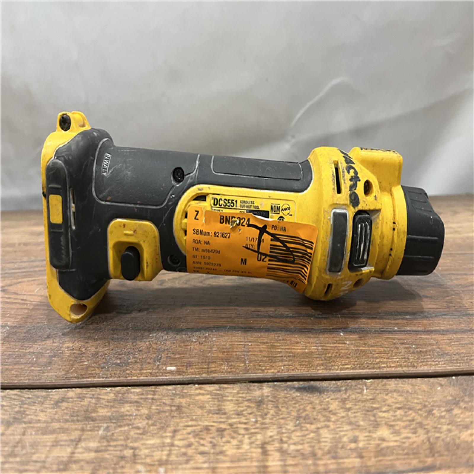 AS-IS New DeWalt DCS551 20V Cordless Battery Rotary Drywall Cut-Out W/ 2 Bits 20 Volt ( TOOL ONLY )