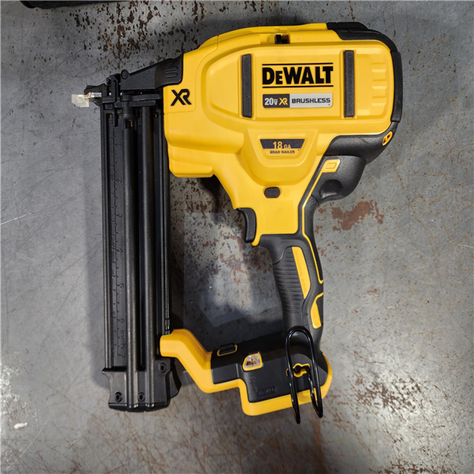 HOUSTON LOCATION - AS-IS DEWALT 20V MAX XR 18 Gauge Brad Nailer Kit