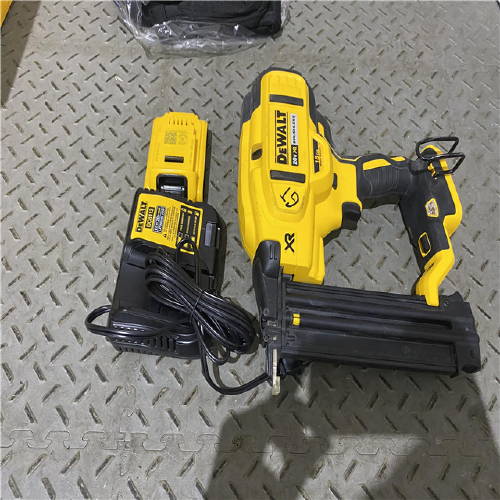 Houston location AS-IS DEWALT 20V MAX XR 18 Gauge Brad Nailer Kit