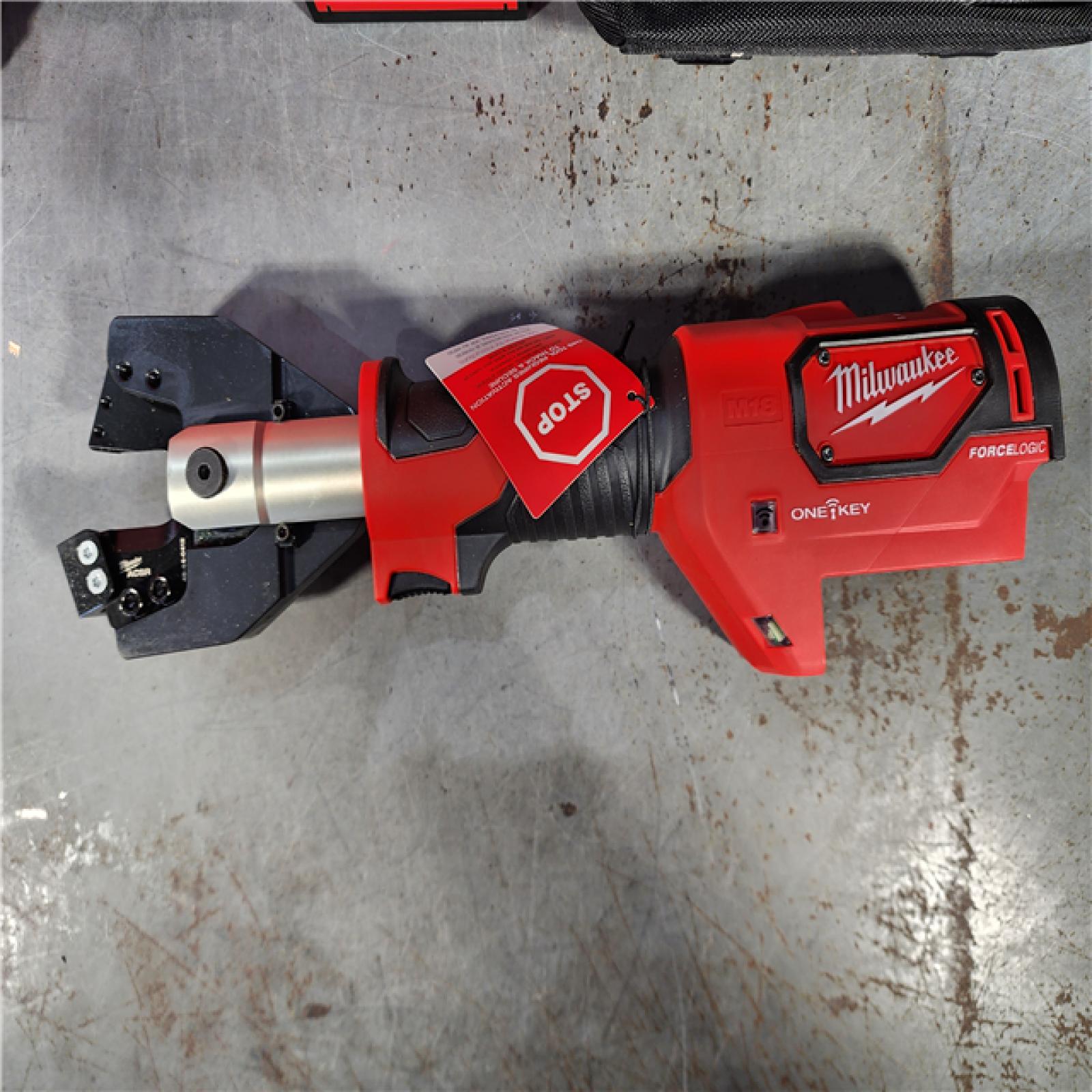 HOUSTON LOCATION - AS-IS (APPEARS LIKE NEW) Milwaukee M18 18V Lithium-Ion Cordless Cable Cutter with Steel Jaws with(1) 2.0Ah Battery, Charger, Tool Bag