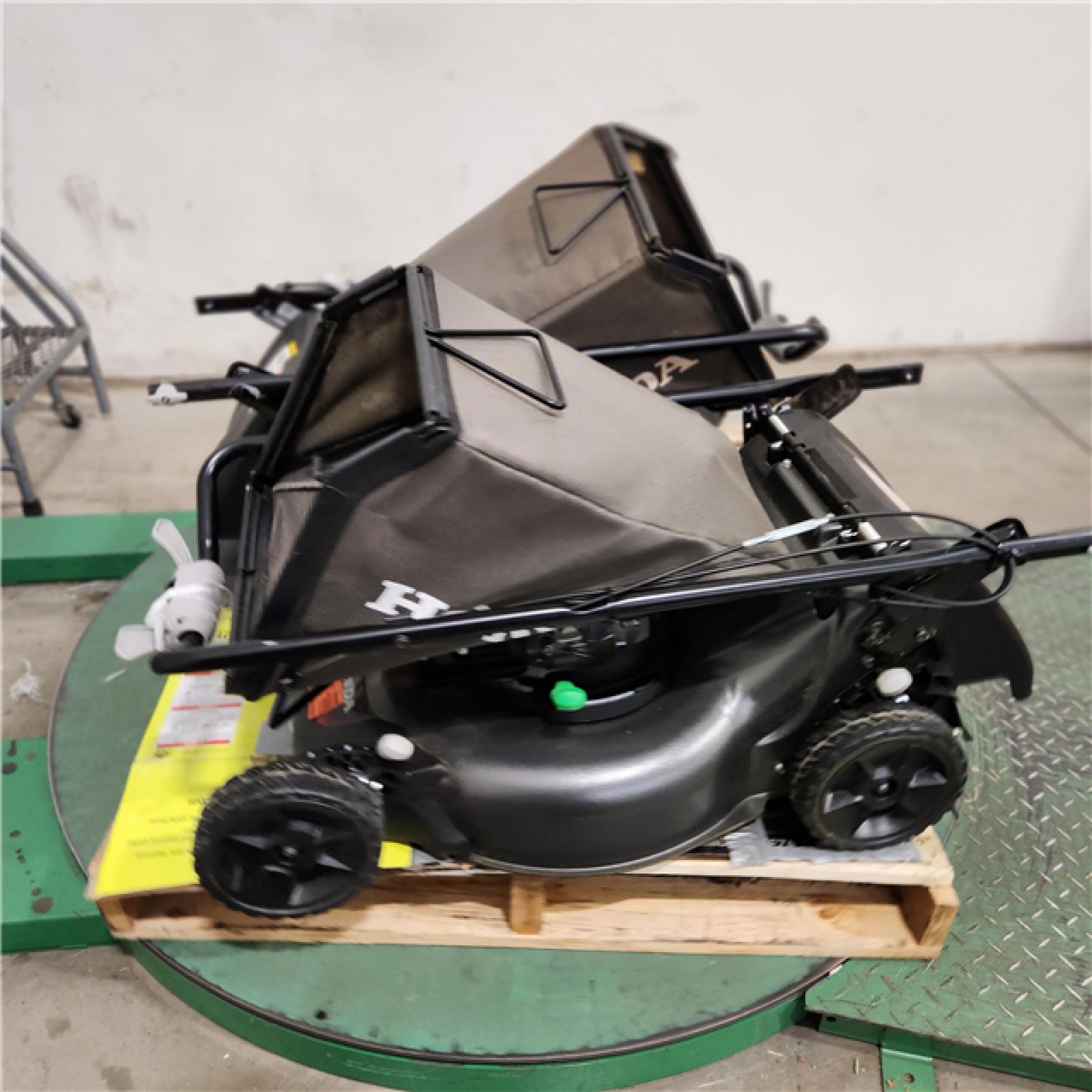 Dallas Location - As-Is Honda 21 in. 3-in-1 Gas Self-Propelled Lawn Mower(Lot Of 2)