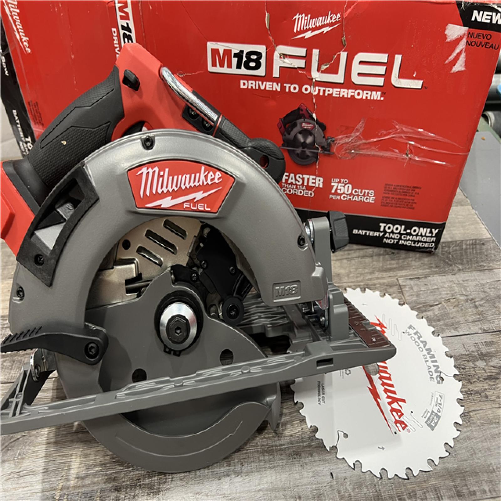 AS-IS MILWAUKEE M18 FUEL 18V Lithium-Ion Brushless Cordless 7-1/4 in. Circular Saw (Tool-Only)