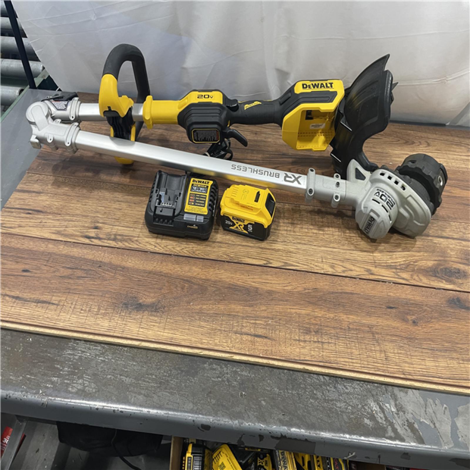 AS-IS DeWalt 20V MAX 14 in. Brushless Cordless Foldable String Trimmer Kit