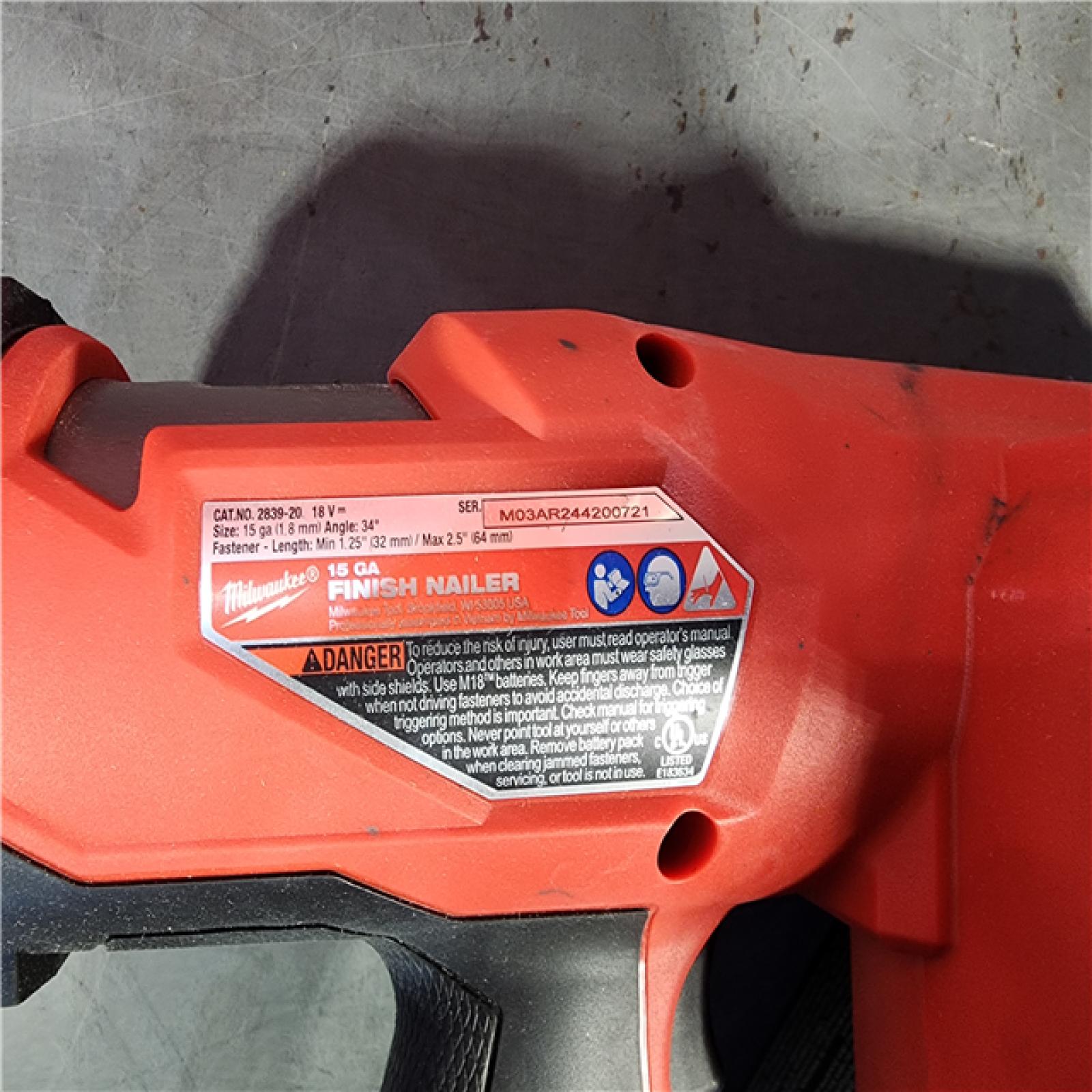 HOUSTON LOCATION - AS-IS Milwaukee 2839-20 M18 FUEL 15 Ga. 18 Volt Brushless Angled Finish Nailer (TOOL ONLY)