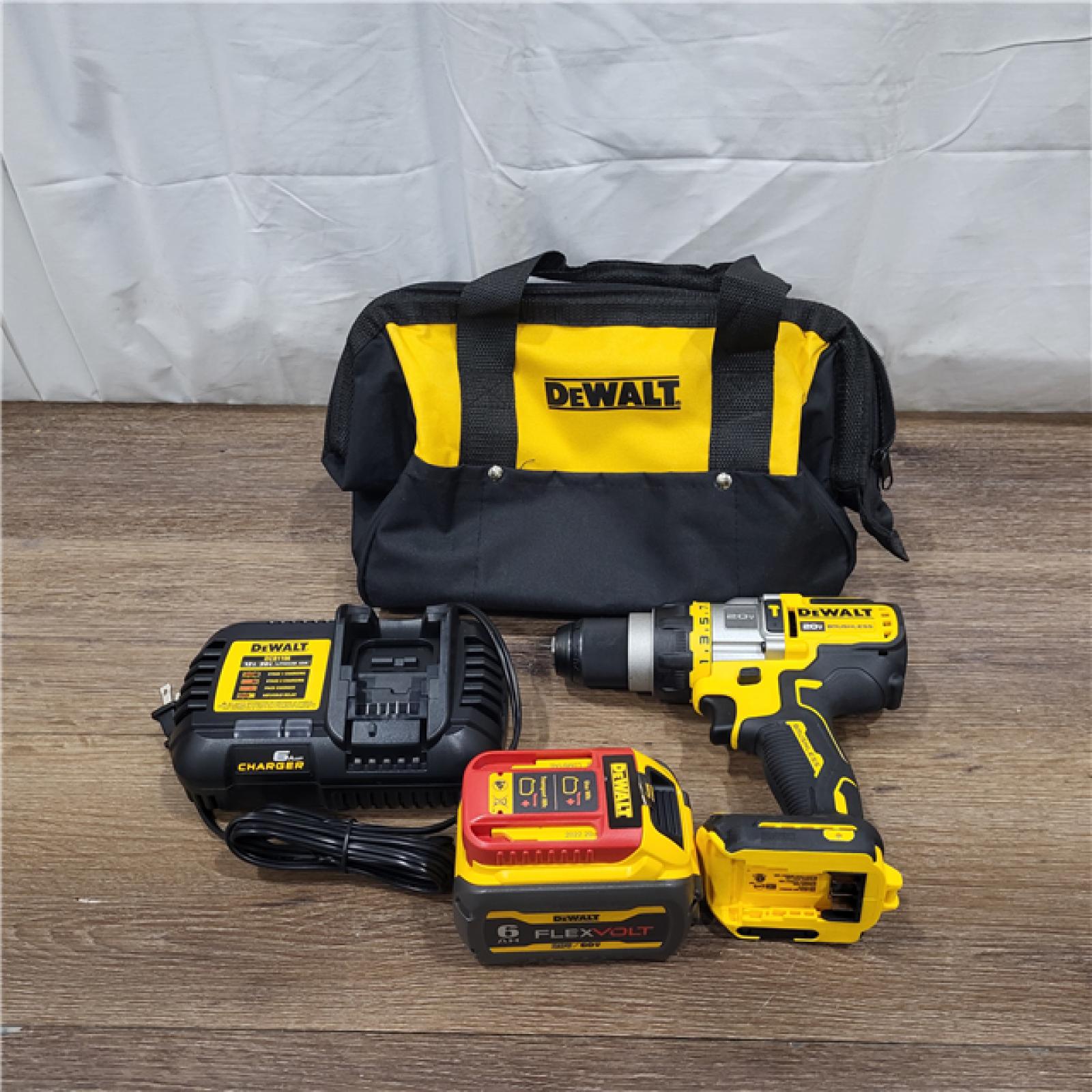 NEW! Dewalt FLEXVOLT 20 Volt 1/2 in. Brushless Cordless Hammer Drill/Driver Kit (Battery & Charger)