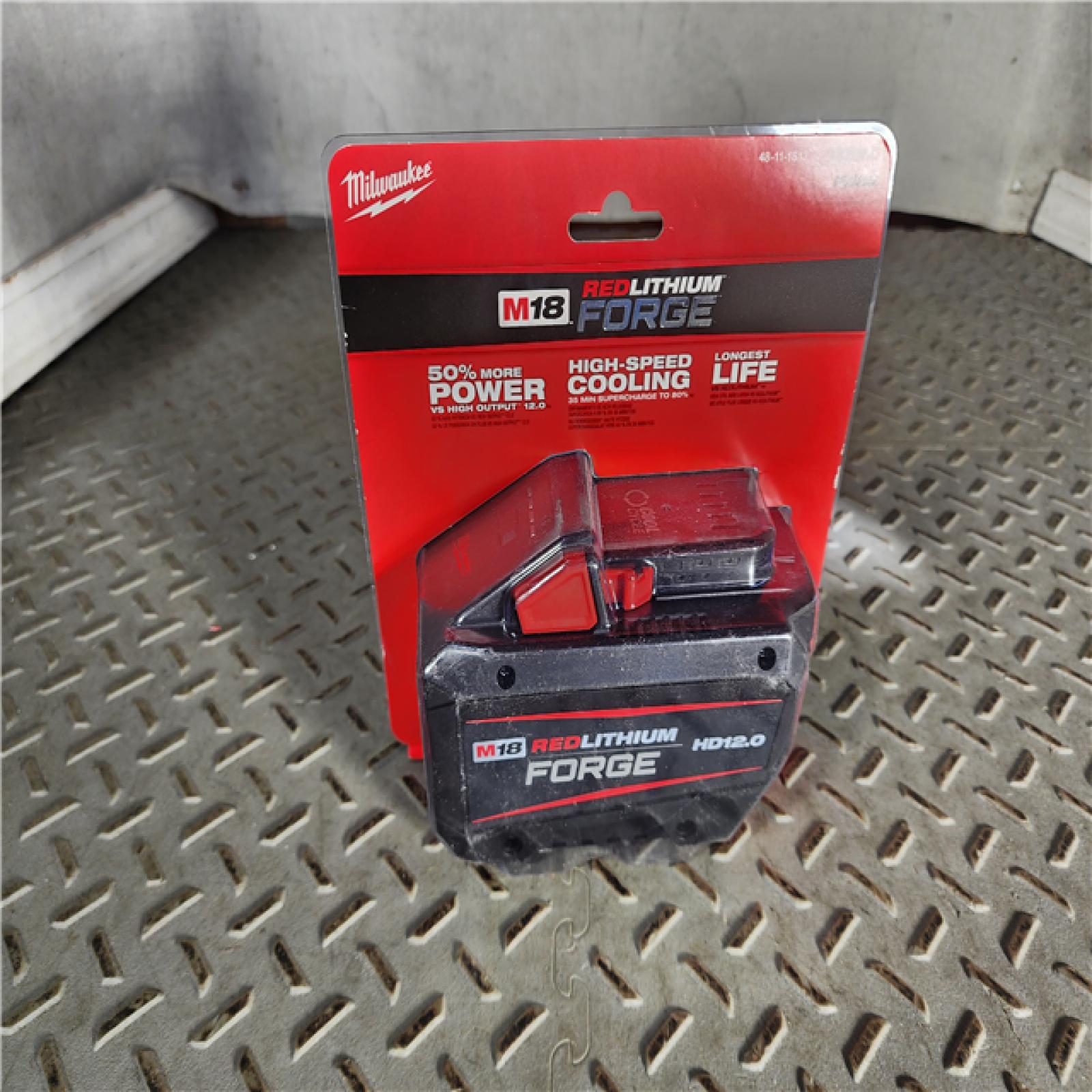 HOUSTON LOCATION - AS-IS (NEW)Milwaukee 48-11-1813 M18 REDLITHIUM FORGE High Output 12.0Ah Battery Pack