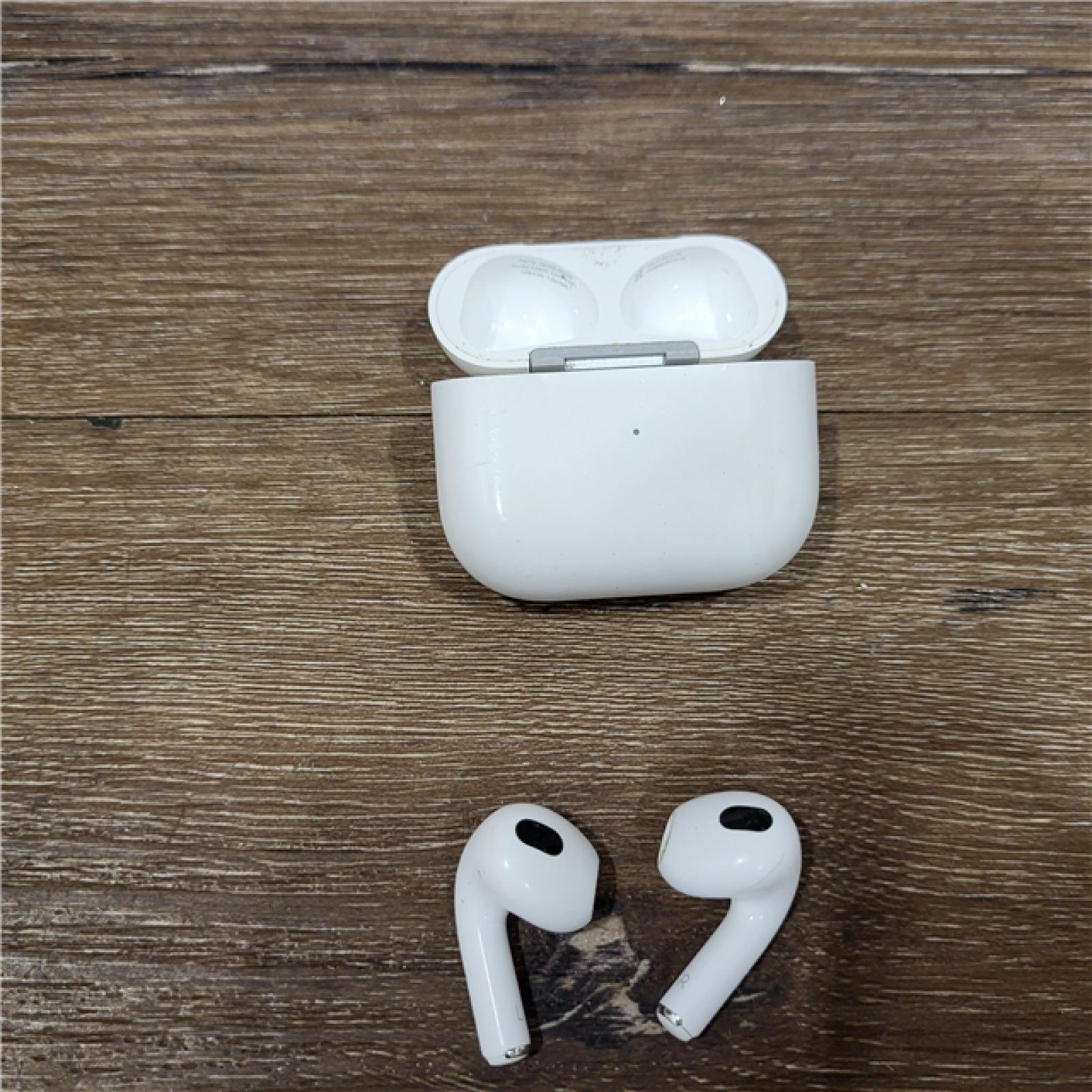 AS-IS Apple - AirPods (3rd generation) with Lightning Charging Case - White