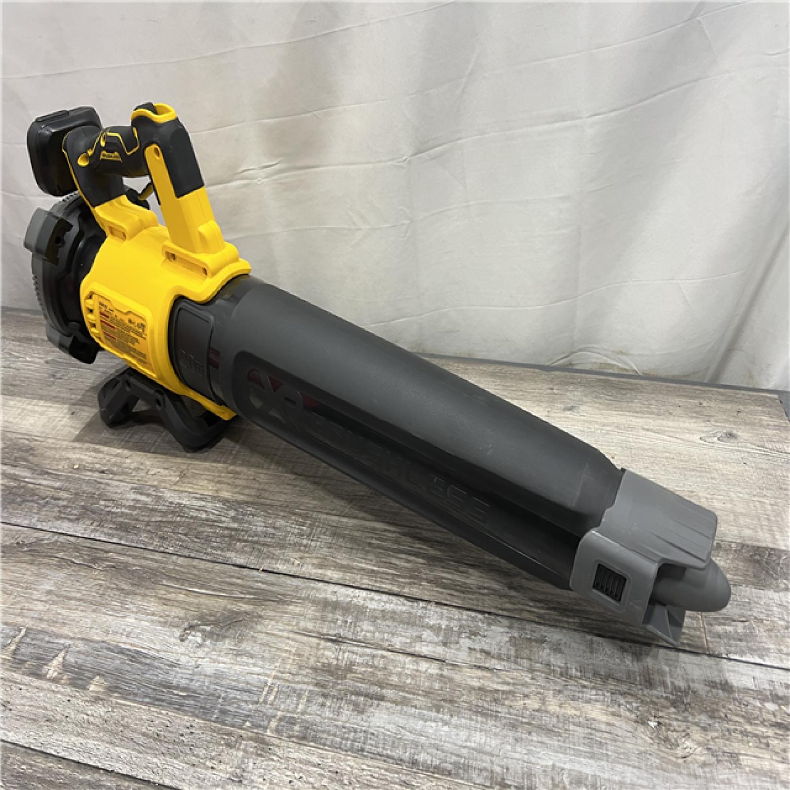 AS-IS DEWALT 20V MAX 125 MPH 450 CFM Brushless Cordless Battery Powered Blower (Tool Only)