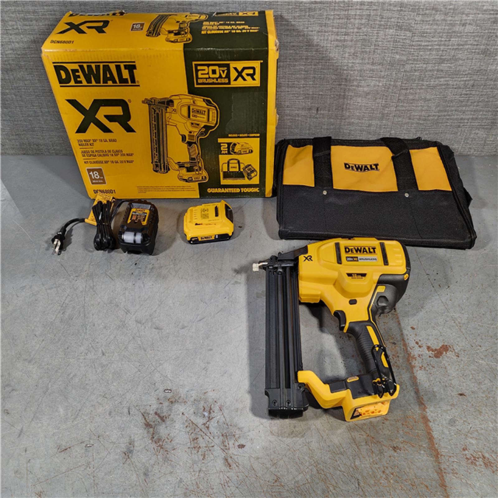 HOUSTON LOCATION - AS-IS DEWALT 20V MAX XR 18 Gauge Brad Nailer Kit