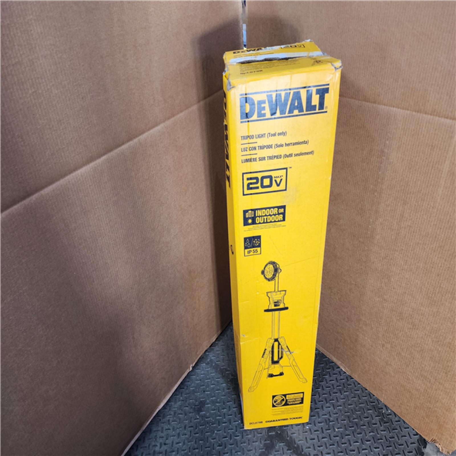 HOUSTON LOCATION - AS-IS DEWALT 20V MAX 3000 Lumens Tripod Jobsite Light (Tool-Only)