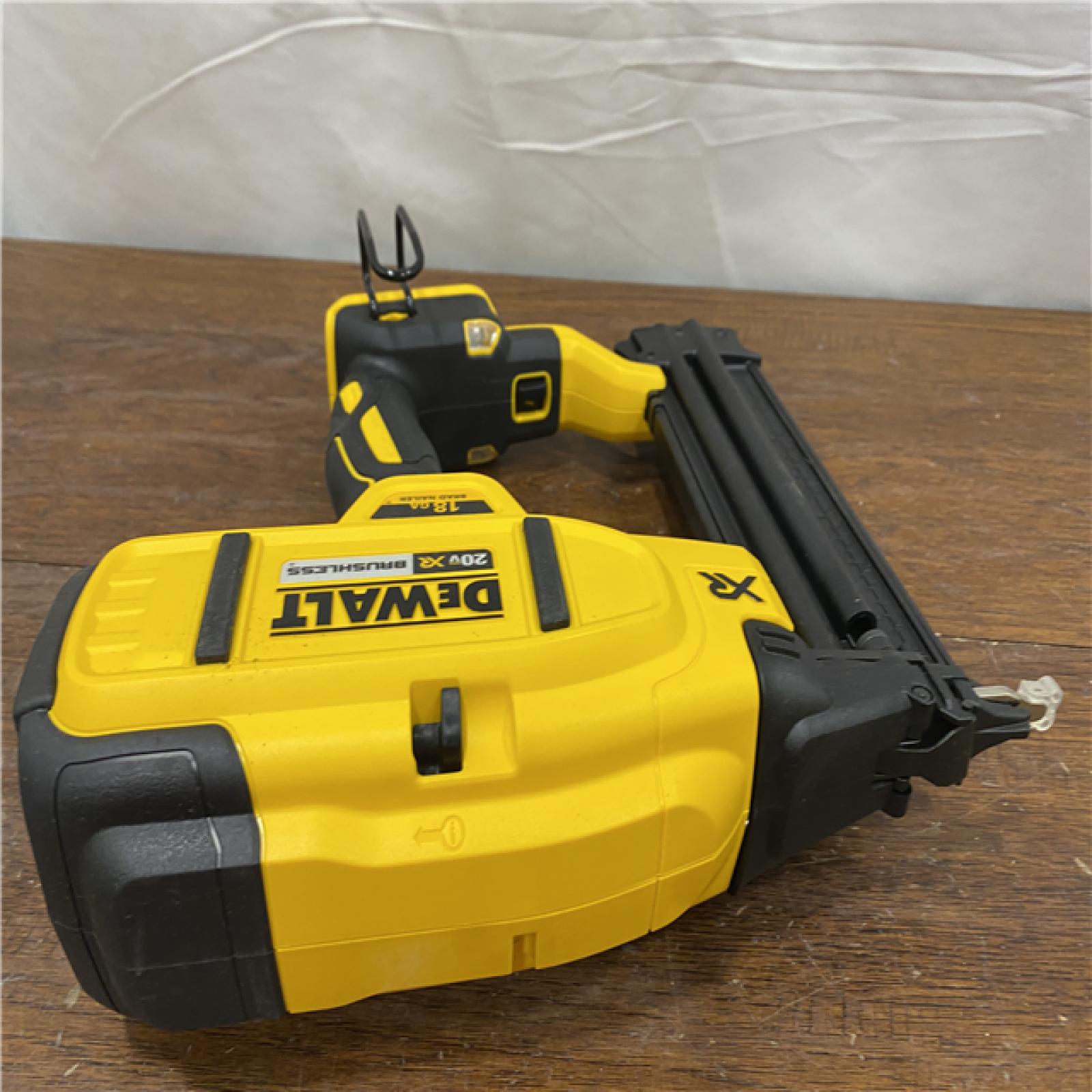 AS-ISDeWalt 20V MAX XR Lithium-Ion Electric Cordless 18-Gauge Brad Nailer (Tool Only)