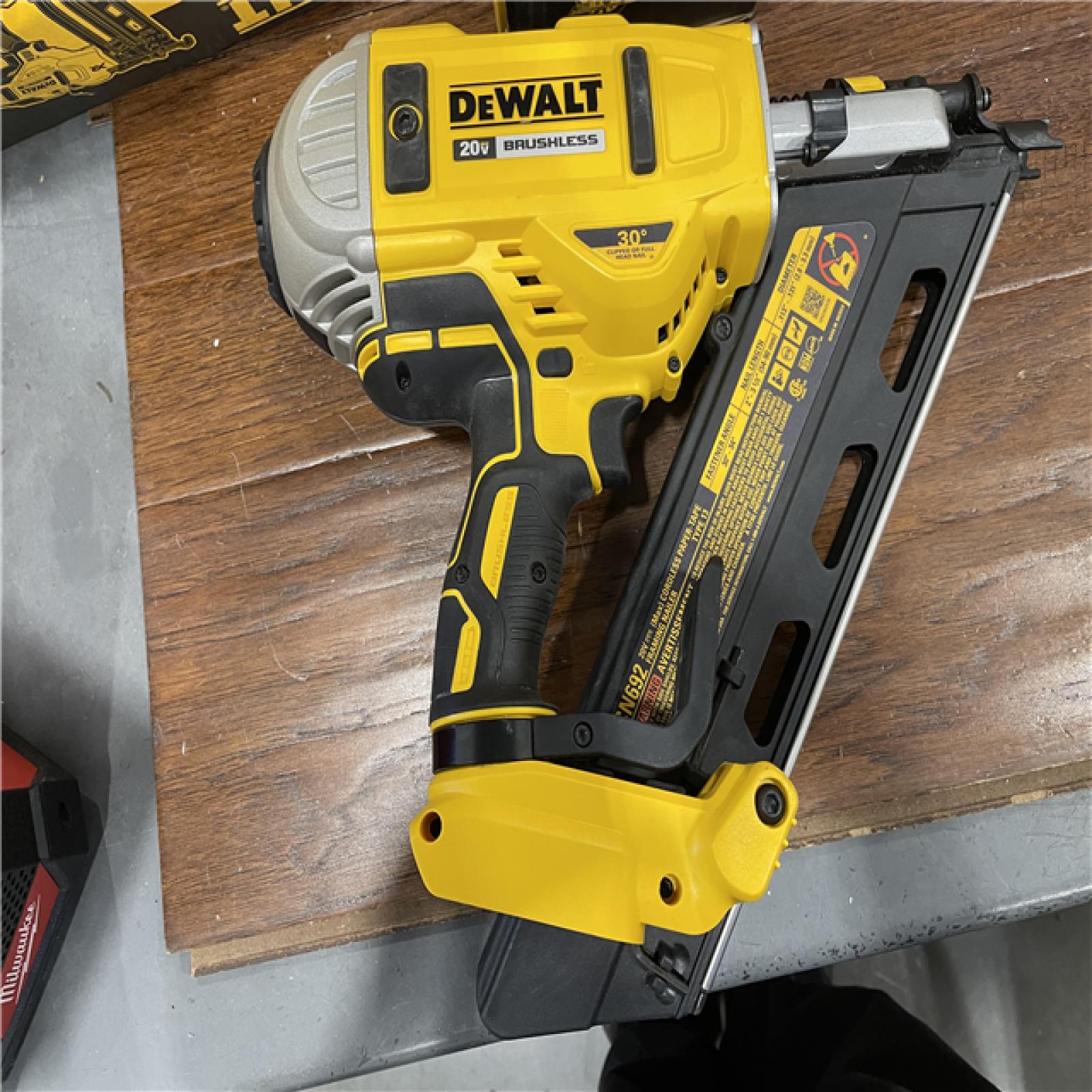 as is DeWalt DCN692 18v XR Cordless Brushless Framing Nail Gun KIT