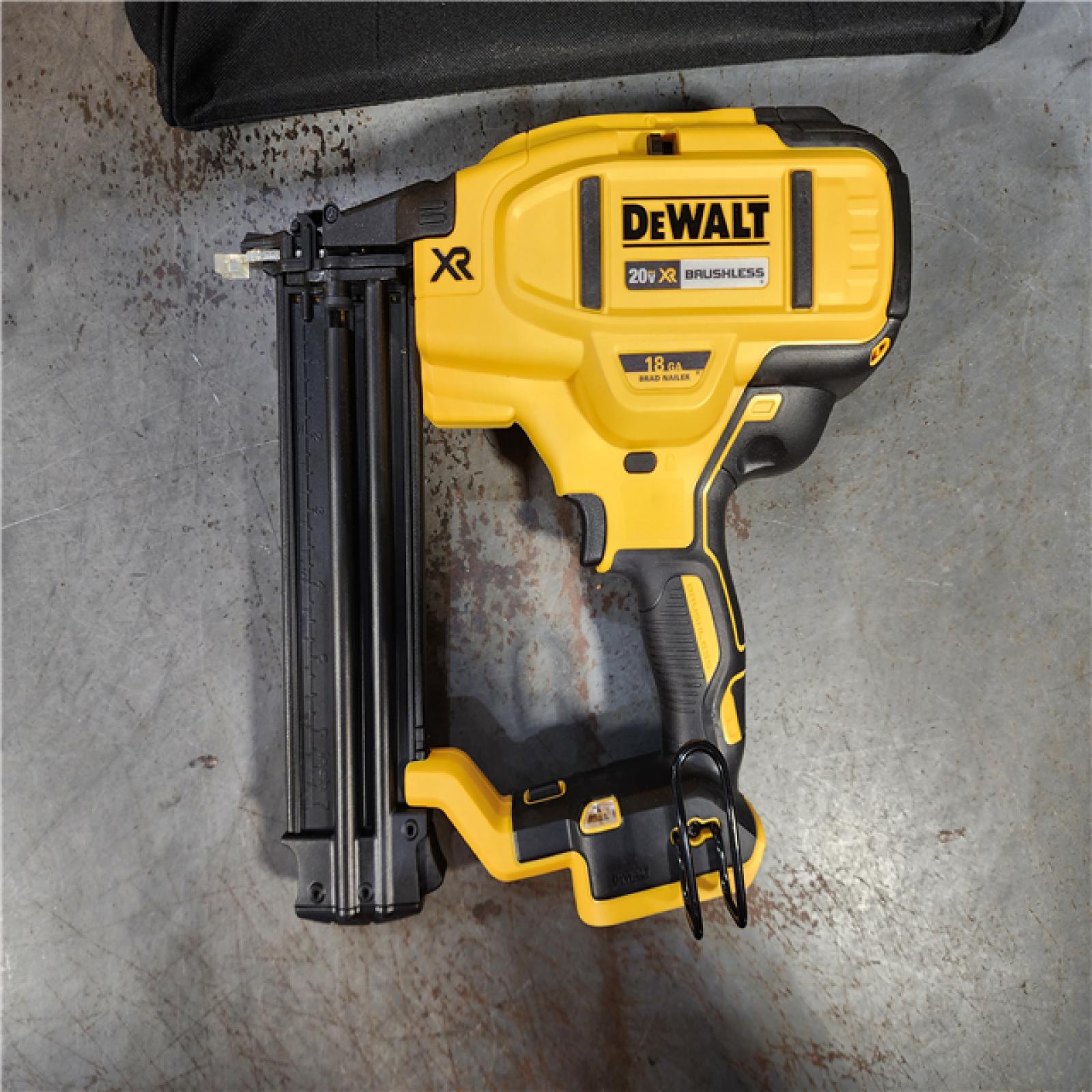 HOUSTON LOCATION - AS-IS (APPEARS LIKE NEW) DEWALT 20V MAX XR 18 Gauge Brad Nailer Kit