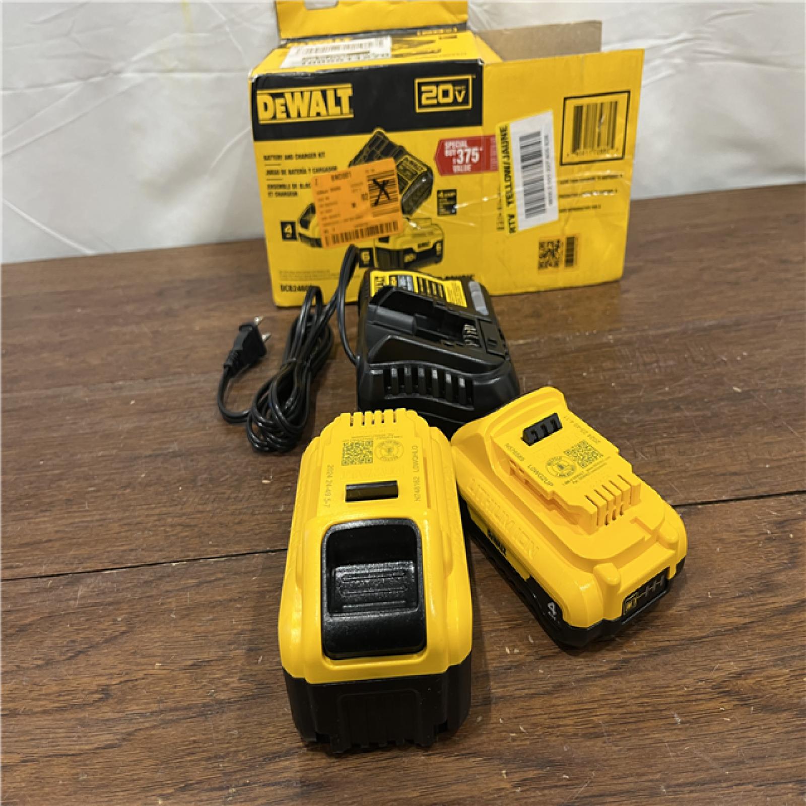 DEWALT 20V MAX Lithium-Ion 6.0Ah and 4.0Ah Battery and Charger Starter Kit