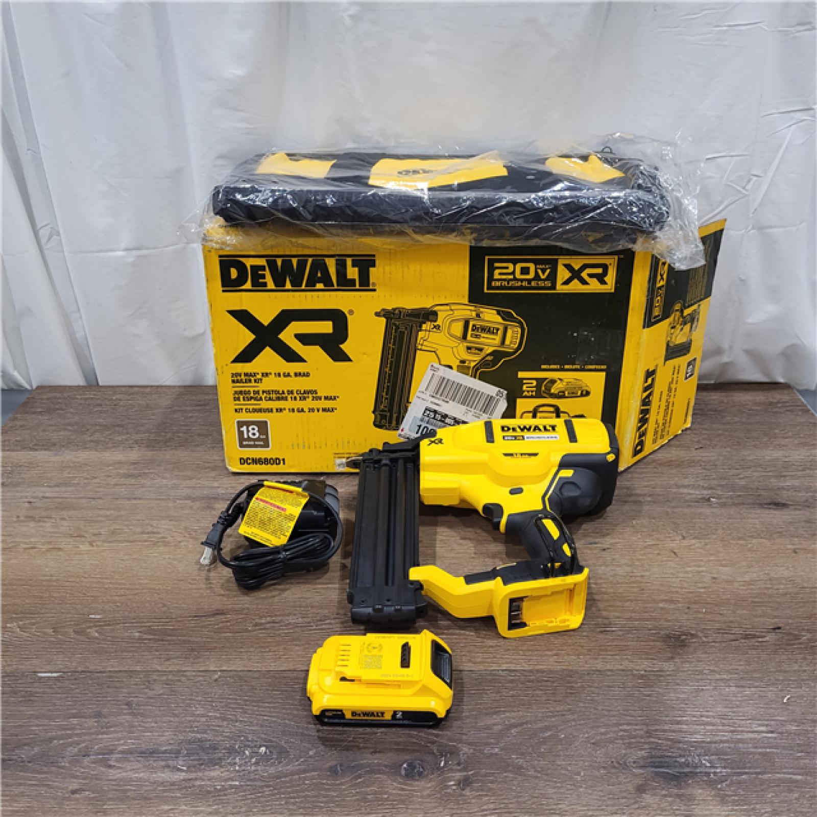 AS-IS DEWALT 20V MAX XR 18 Gauge Brad Nailer Kit