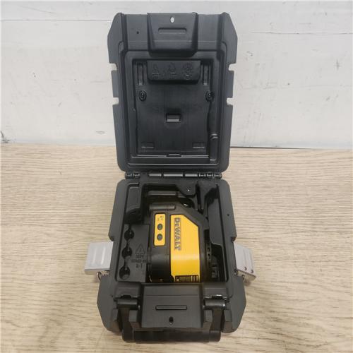 Phoenix Location DEWALT 100 ft. Green Self-Leveling Cross Line Laser Level with (3) AA Batteries & Case