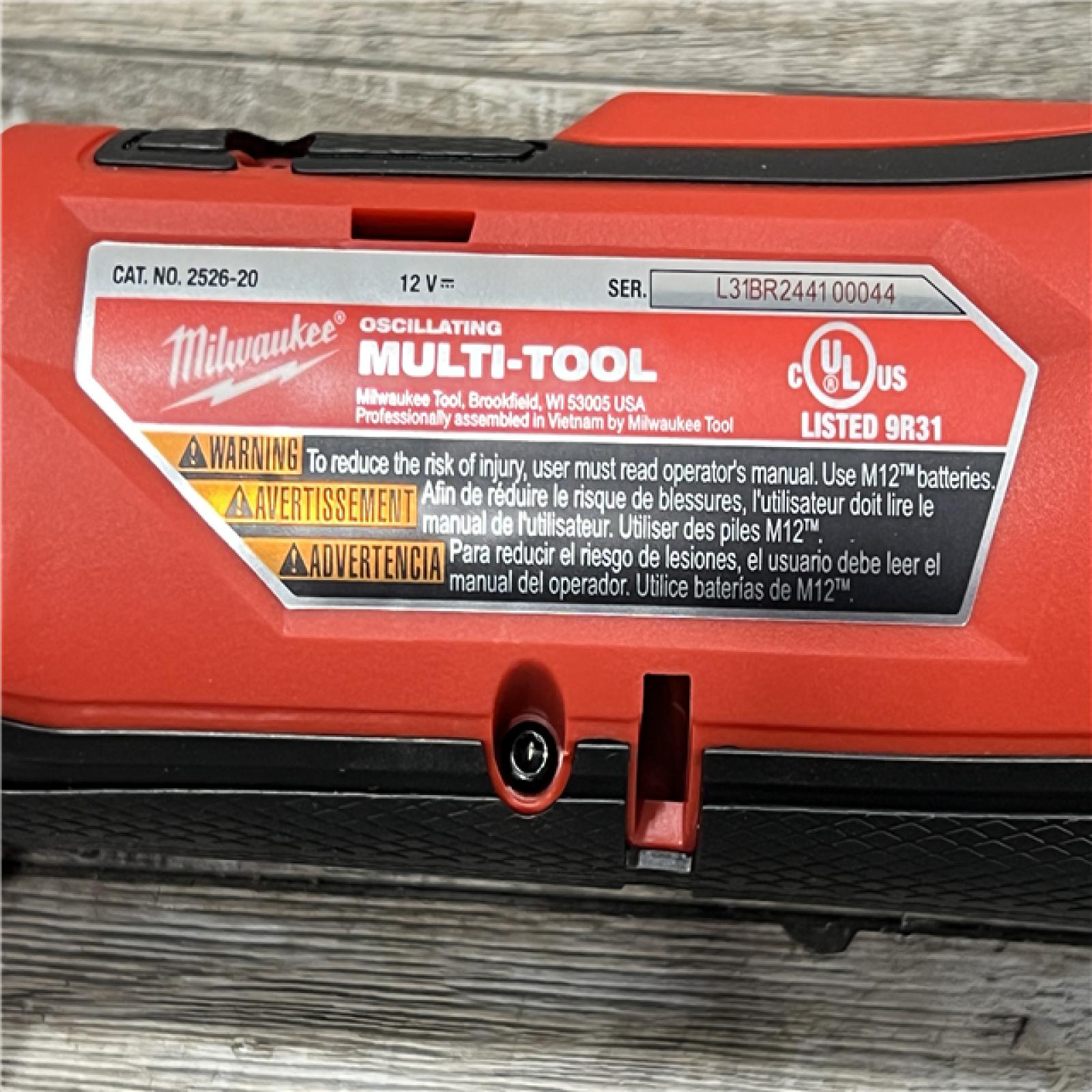 AS-IS Milwaukee M12 12V Lithium-Ion Cordless Oscillating Multi-Tool 2526-20 (Tool-Only)