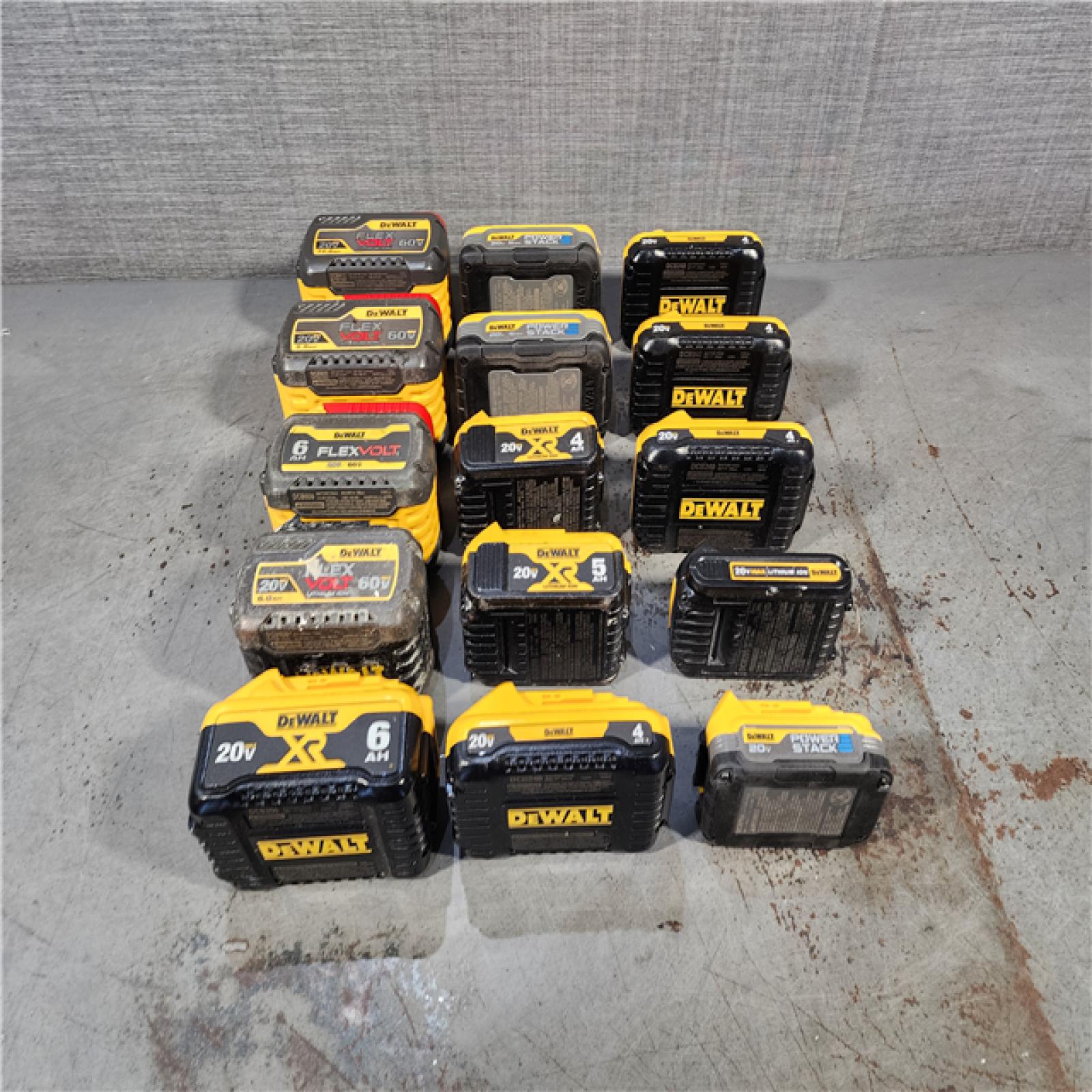 HOUSTON LOCATION - AS-IS DEWALT BATTERY PACK QTY - 15