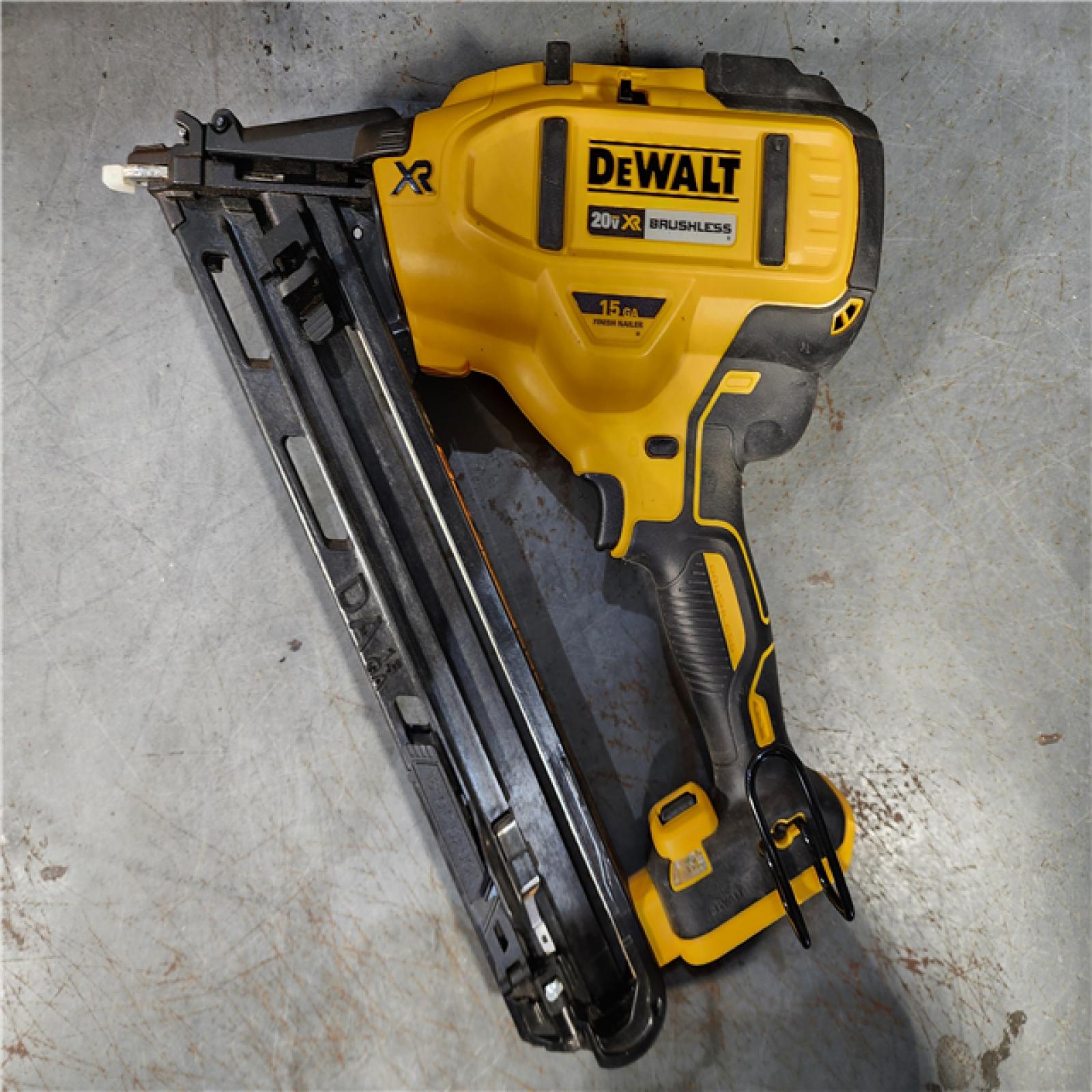 HOUSTON LOCATION - AS-IS DEWALT 20V MAX XR 15 Ga. Cordless 34 Deg Nailer 20 V