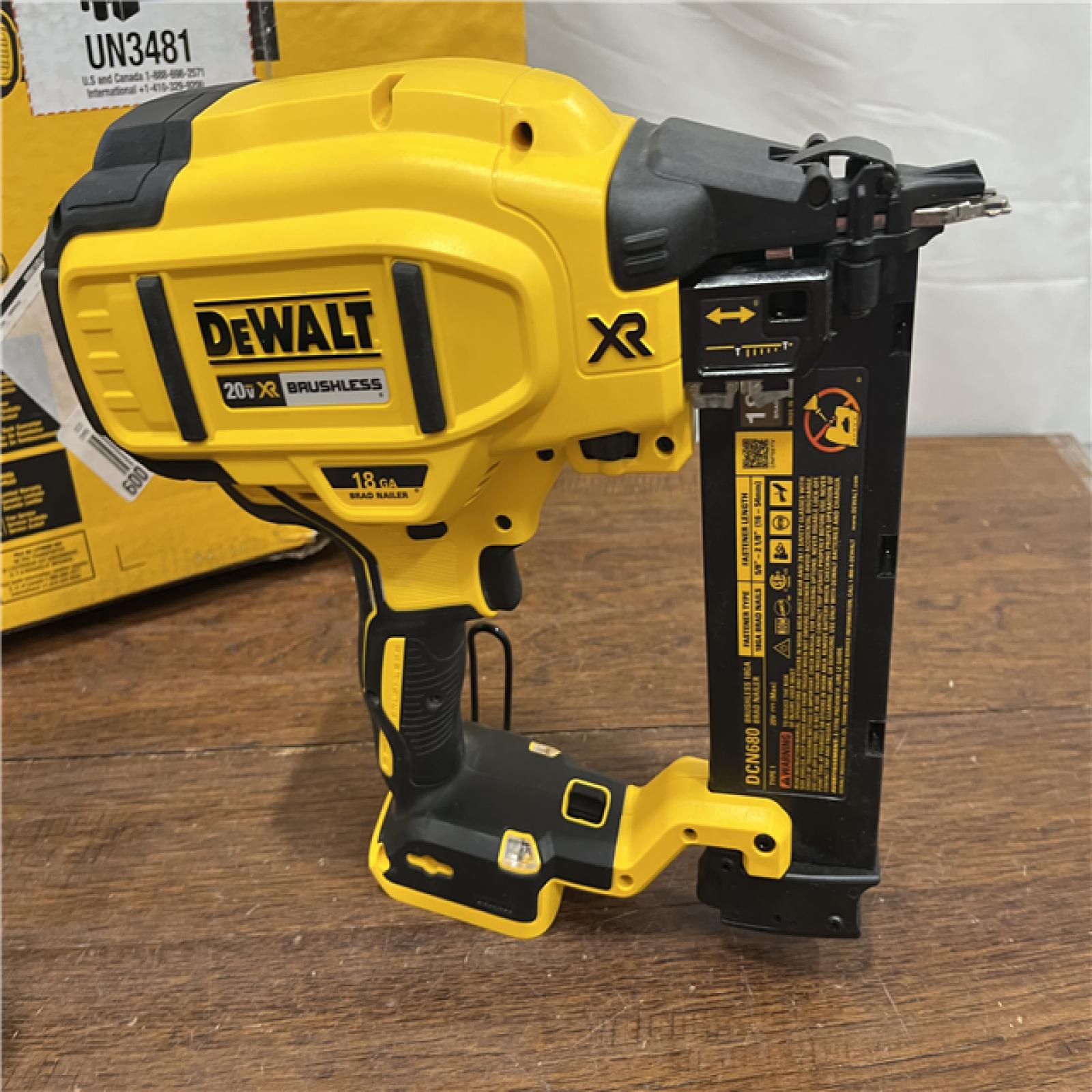 AS-IS DEWALT 20V MAX XR 18 Gauge Brad Nailer Kit