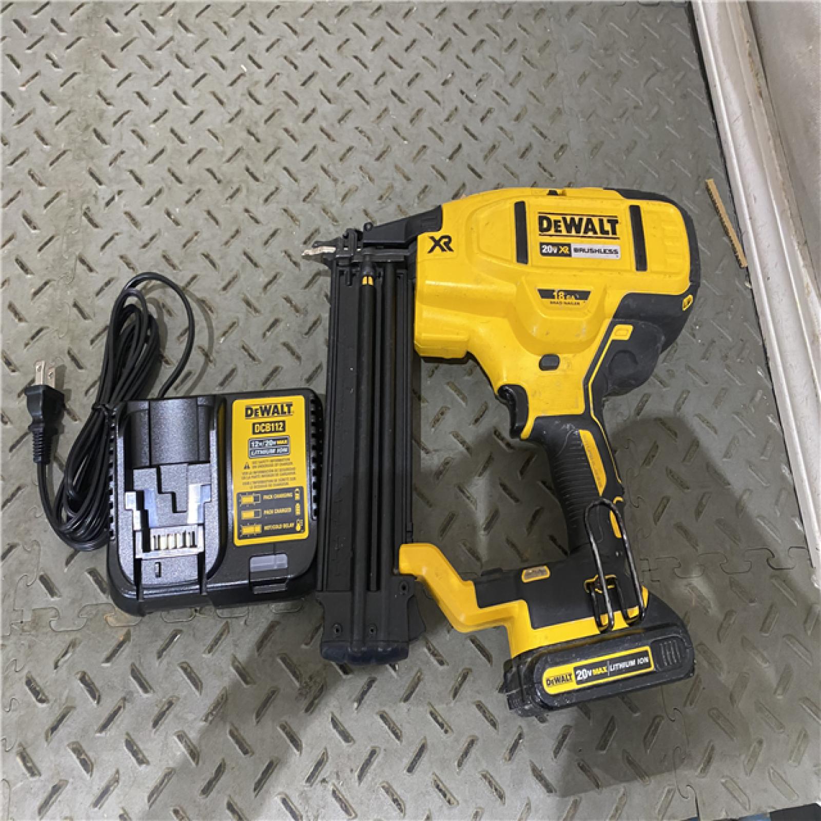 Houston location AS-IS DEWALT 20V MAX XR 18 Gauge Brad Nailer Kit