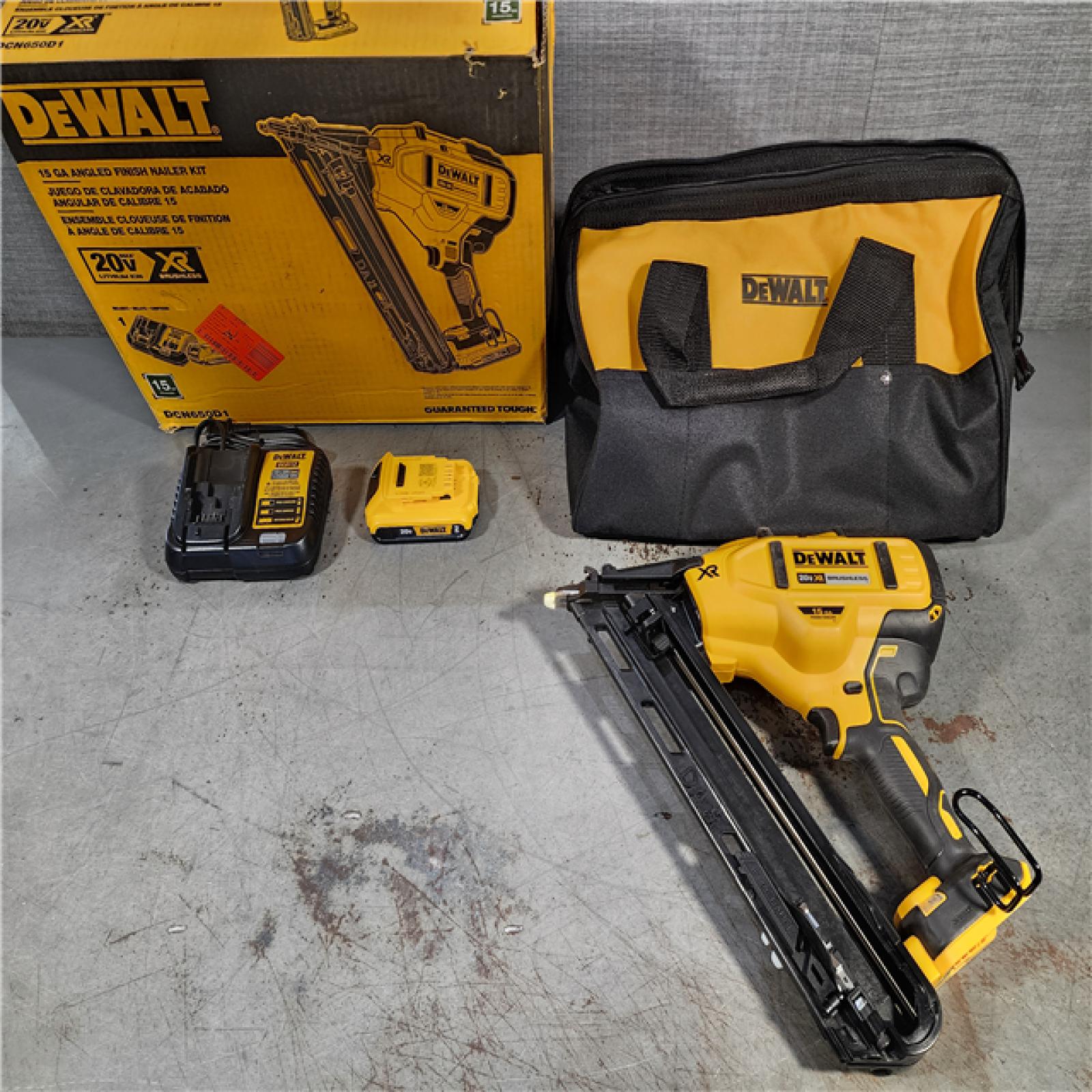 HOUSTON LOCATION - AS-IS DEWALT 20V MAX XR 15 Ga. Cordless 34 Deg Nailer 20 V