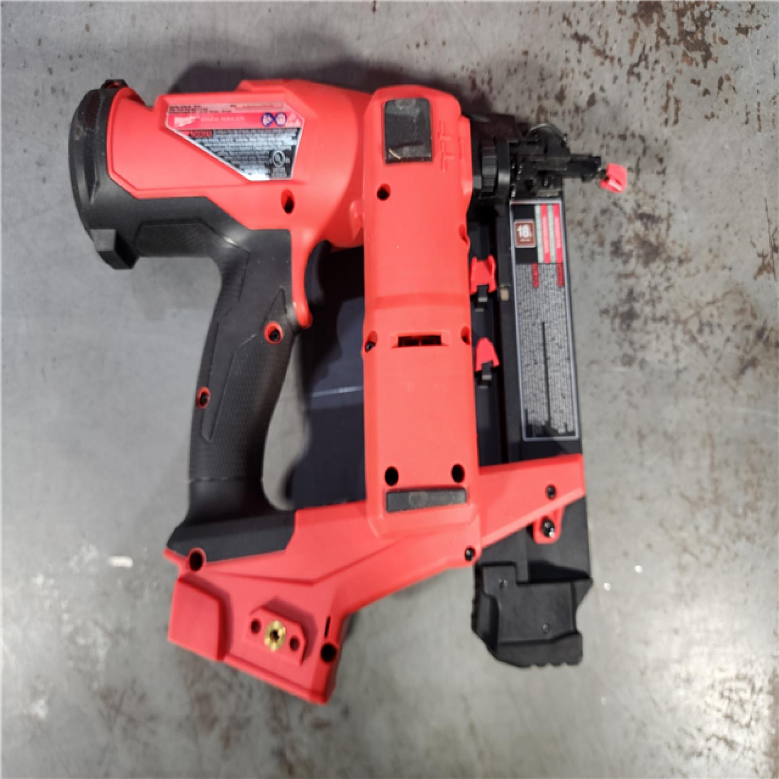 HOUSTON LOCATION - AS-IS (APPEARS LIKE NEW) Milwaukee M18 Fuel 18V Brushless 18-Gauge Brad Nailer 2746-20 (Bare Tool)