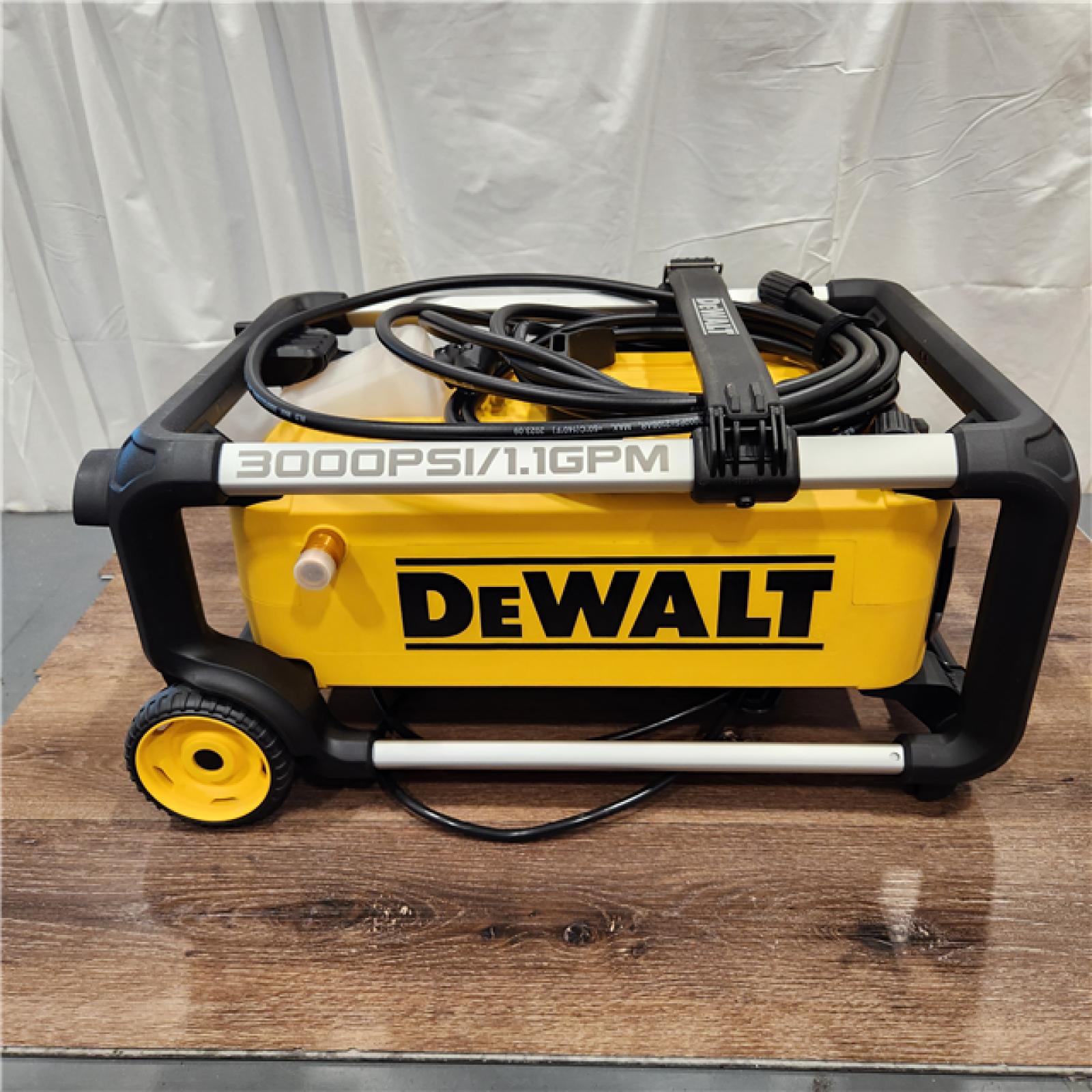 AS-IS DEWALT 3000 PSI 15 Amp Electric Pressure Washer with Internal Equipment Storage