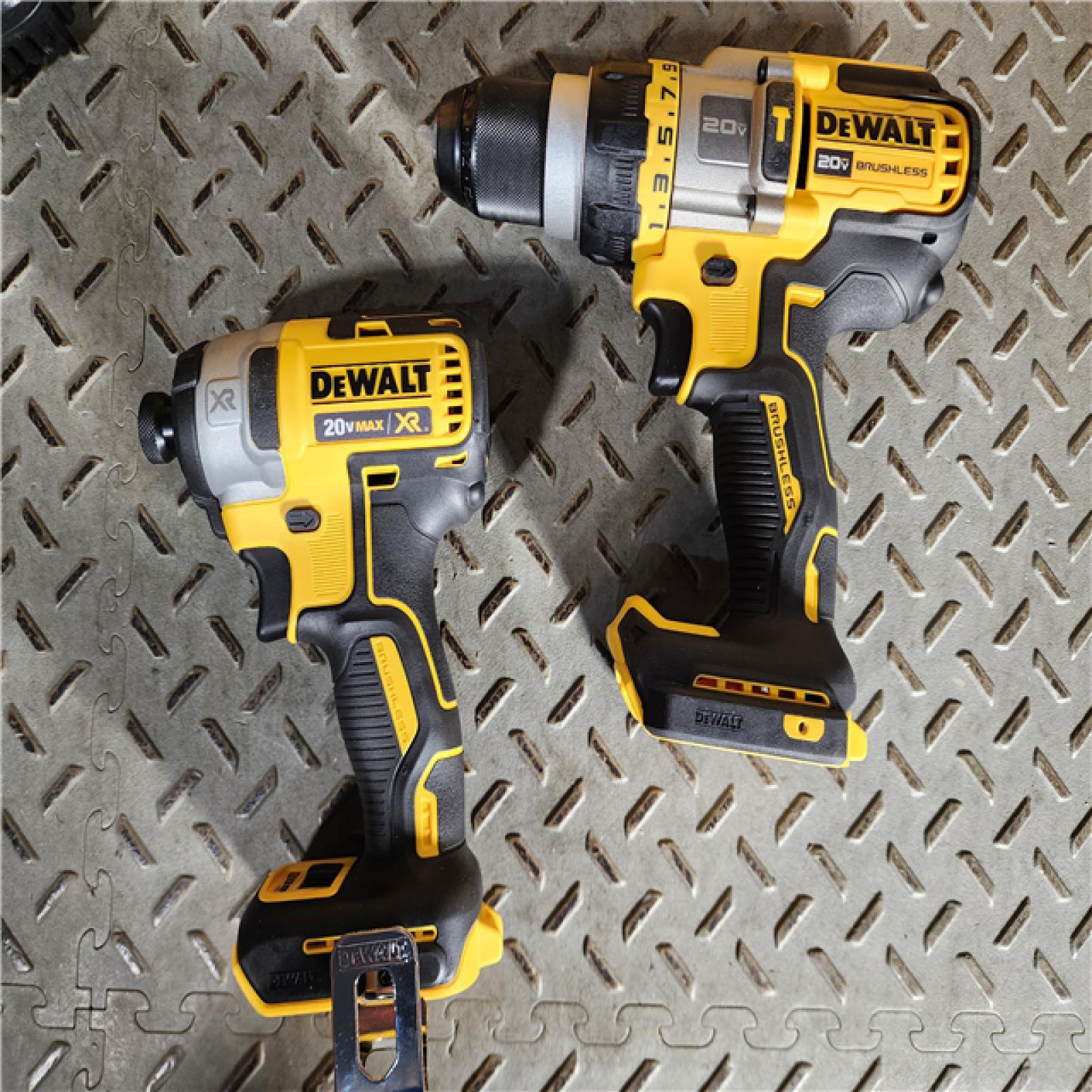 HOUSTON LOCATION - AS-IS (APPEARS LIKE NEW) 20V MAX Cordless Brushless Hammer Drill/Driver 2 Tool Combo Kit with FLEXVOLT ADVANTAGE