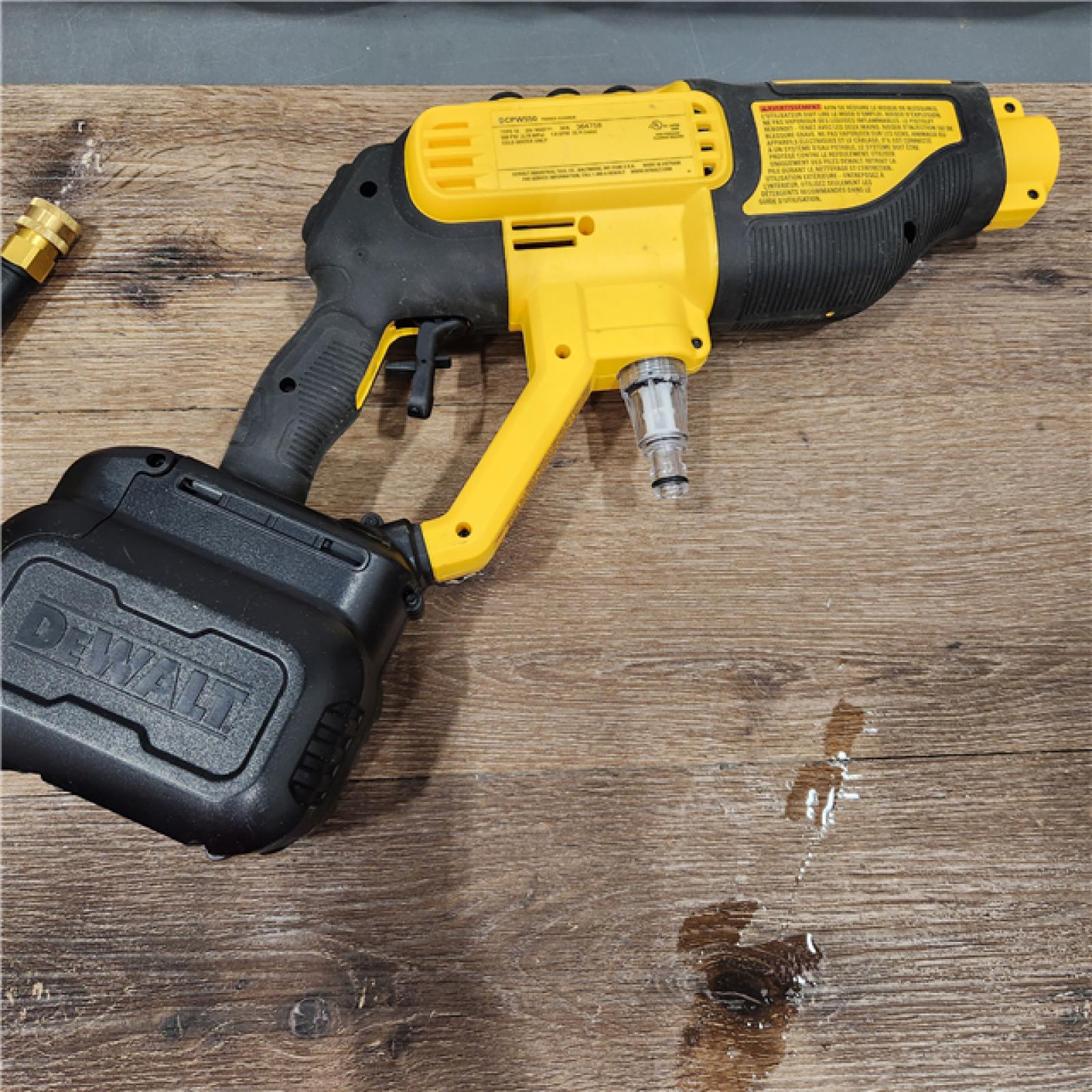 AS-IS Dewalt 20V 550 PSI  1 GPM Cordless Power Cleaner W/ 4 Nozzles Tool-Only DCPW550B