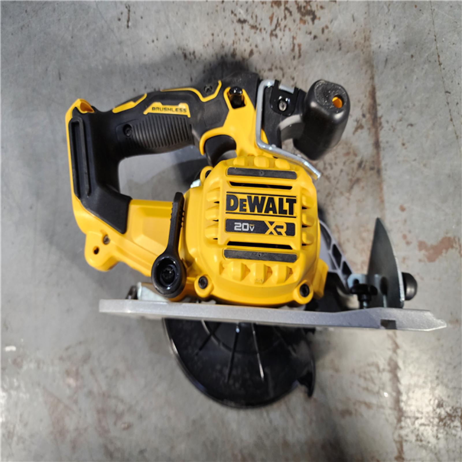 HOUSTON LOCATION - AS-IS DeWALT DCS565B 20V Max Brushless 6.5   Cordless Circular Saw