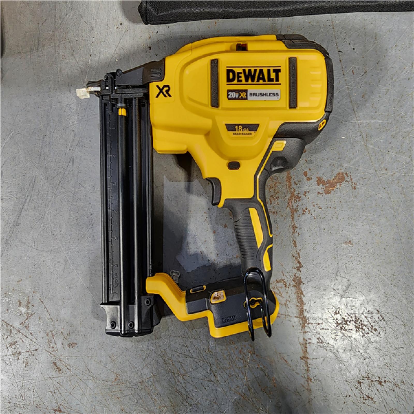 HOUSTON LOCATION - AS-IS DEWALT 20V MAX XR 18 Gauge Brad Nailer Kit