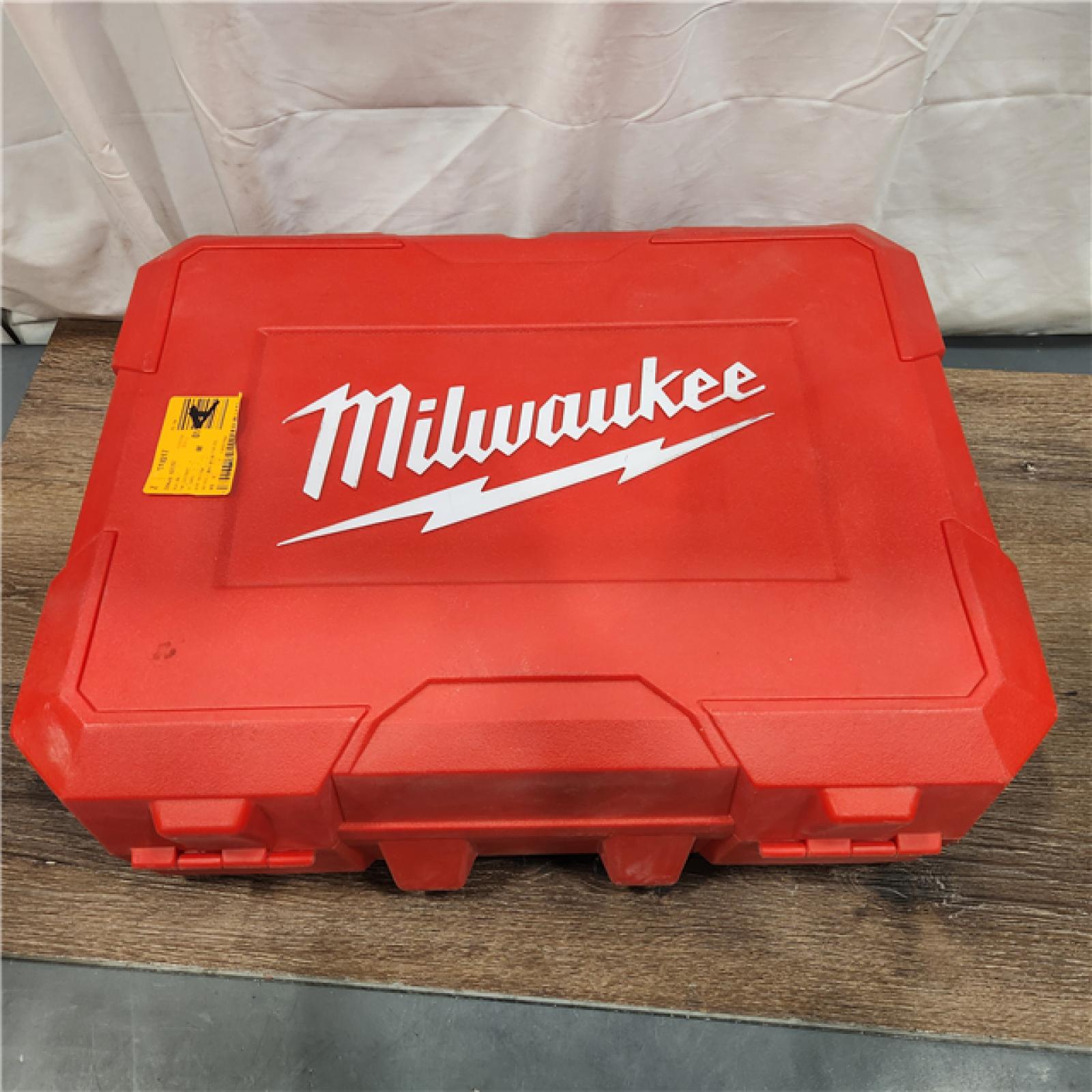 AS-IS Milwaukee 6232-21 - 120V 11.0A Corded Variable Speed Band Saw