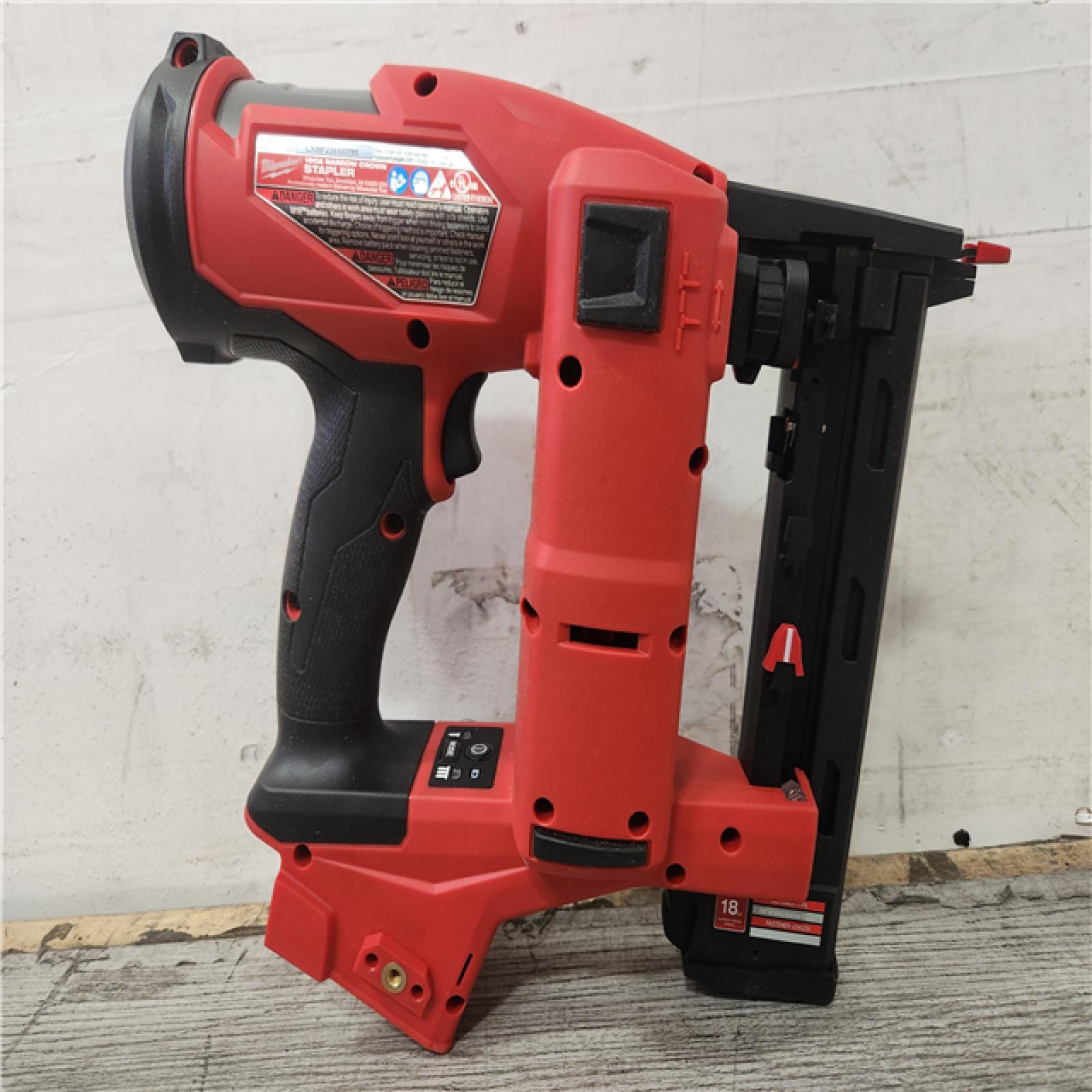 Phoenix Location New Milwaukee M18 FUEL 18-Volt Lithium-Ion Brushless Cordless 18-Gauge 1/4 in. Narrow Crown Stapler (Tool-Only)