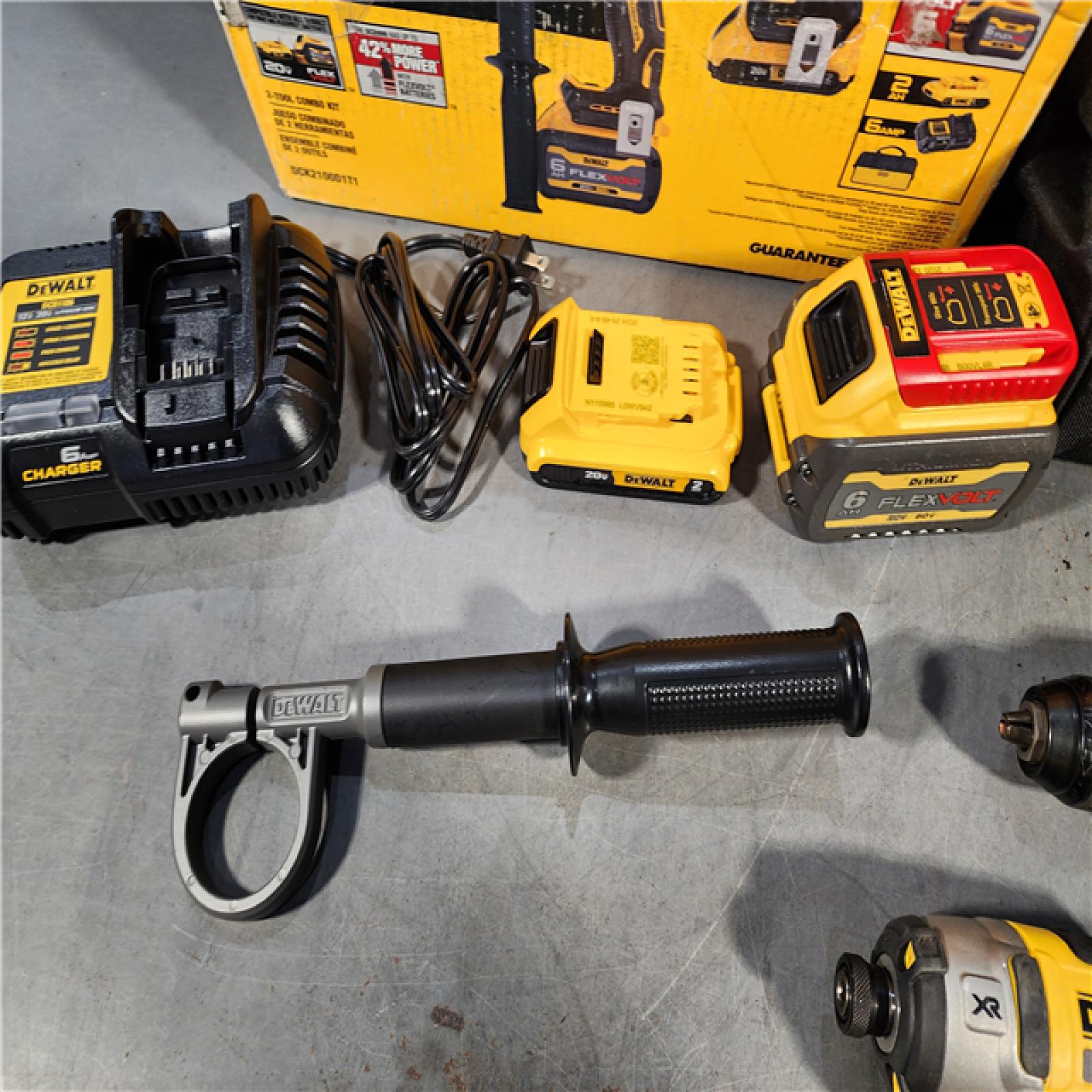 HOUSTON LOCATION - AS-IS (APPEARS LIKE NEW) 20V MAX Cordless Brushless Hammer Drill/Driver 2 Tool Combo Kit with FLEXVOLT ADVANTAGE