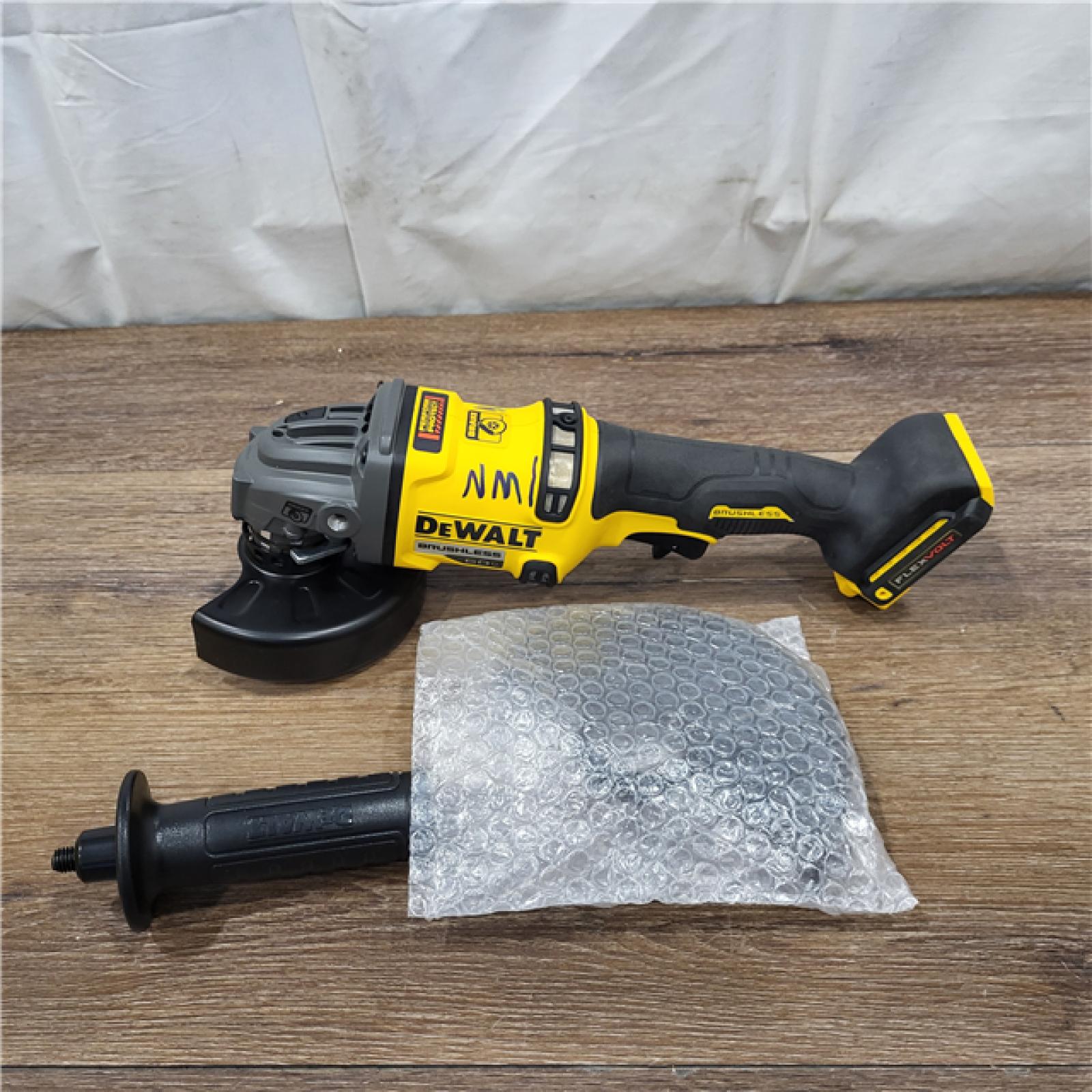 AS-IS DeWalt FLEXVOLT 60V MAX Cordless Grinder  4.5 - 6   9000 RPM  1 EA (115-DCG418B) (ONLY TOOL)