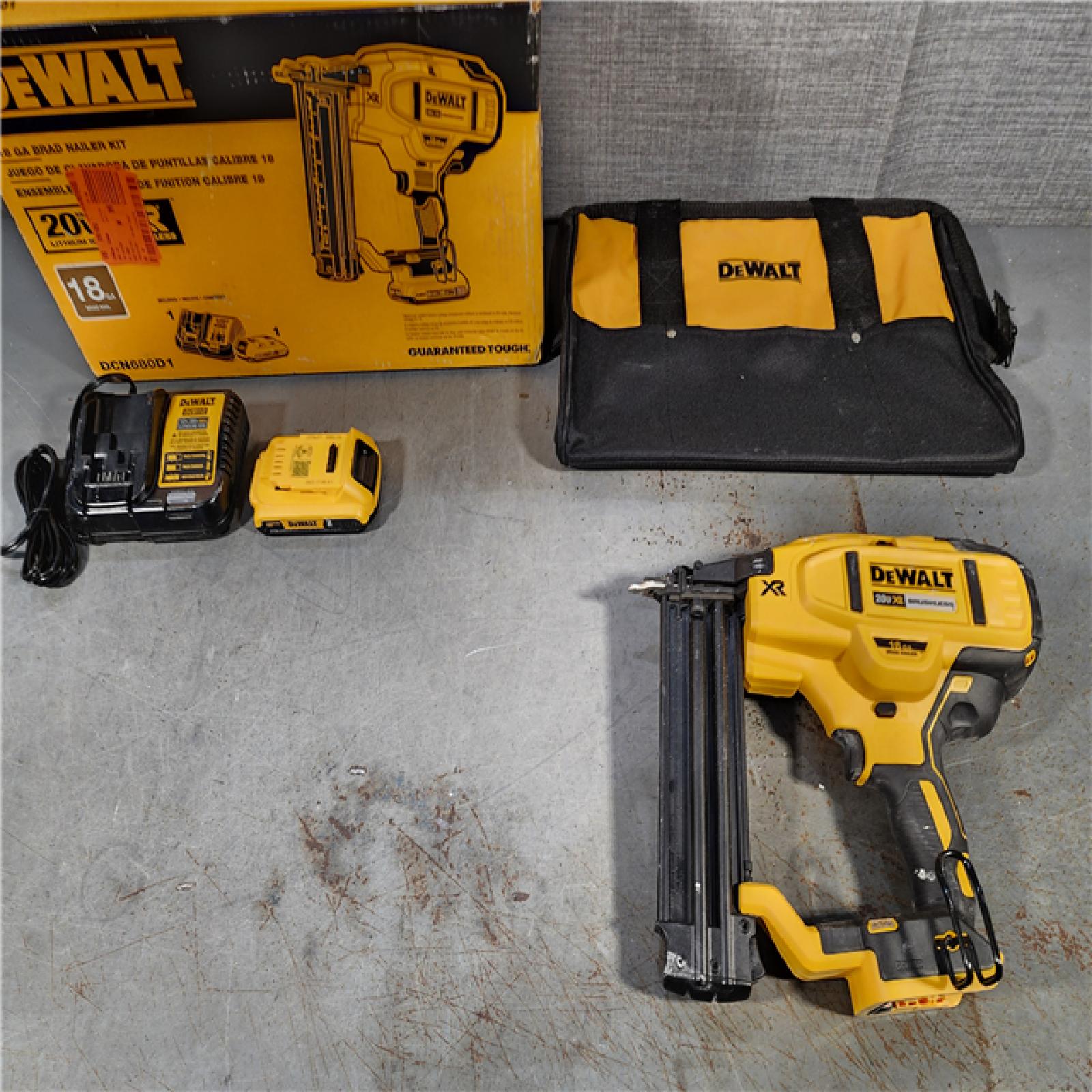 HOUSTON LOCATION - AS-IS DEWALT 20V MAX XR 18 Gauge Brad Nailer Kit