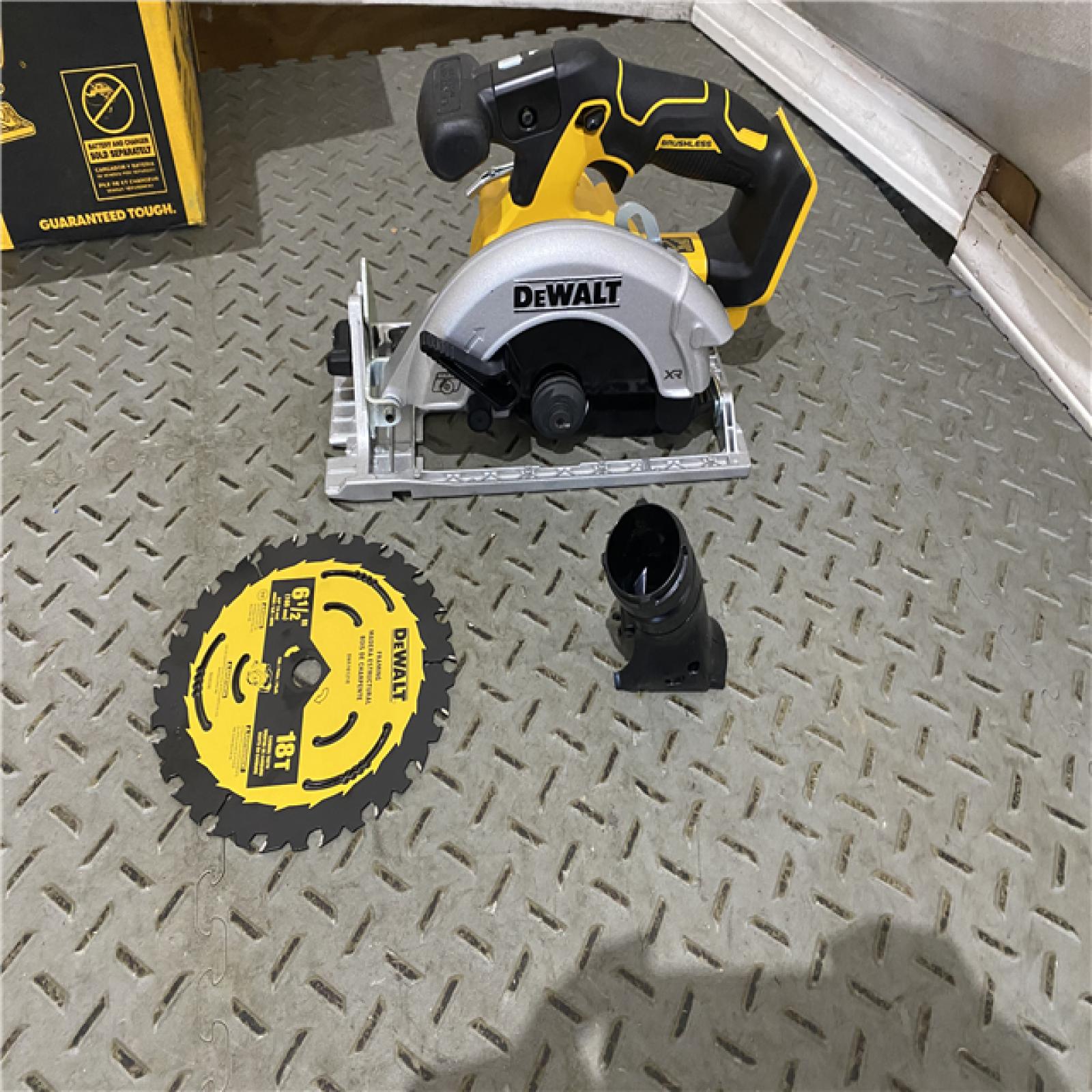 Houston location AS-IS DeWALT DCS565B 20V Max Brushless 6.5   Cordless Circular Saw