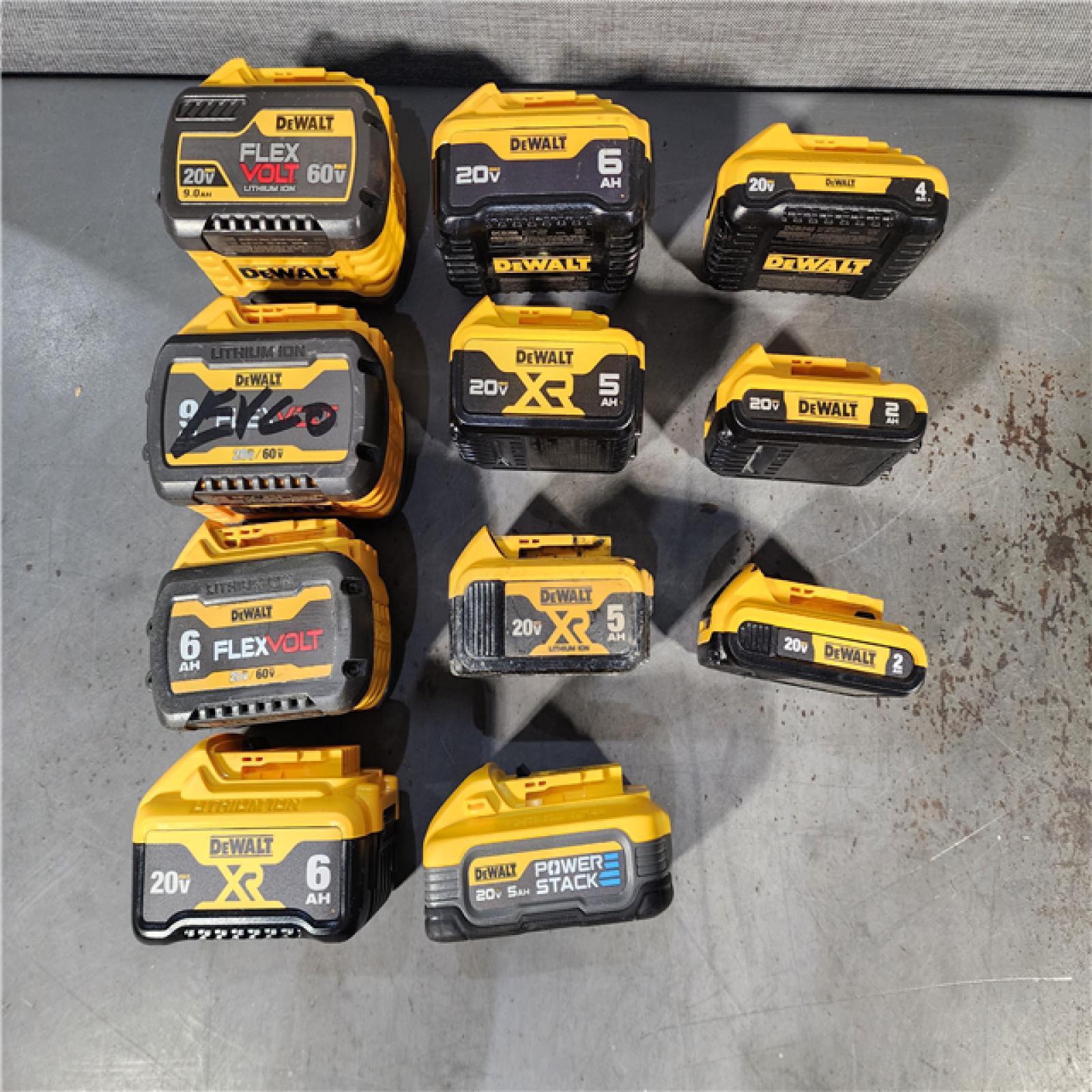 HOUSTON LOCATION - AS-IS DEWALT BATTERY PACK QTY - 15