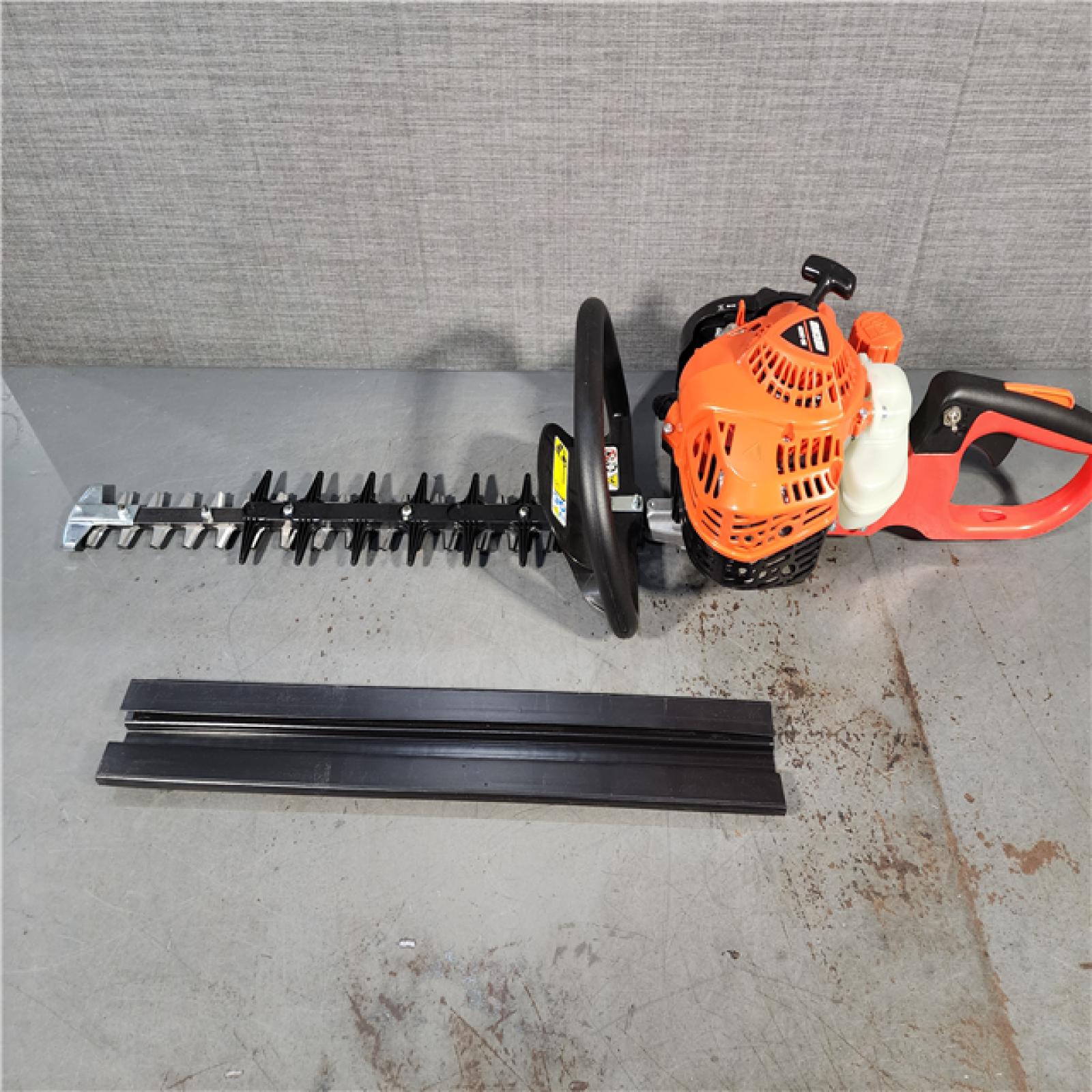 HOUSTON LOCATION - AS-IS (APPEARS LIKE NEW) ECHO 20 in. 21.2 Cc Gas 2-Stroke Hedge Trimmer