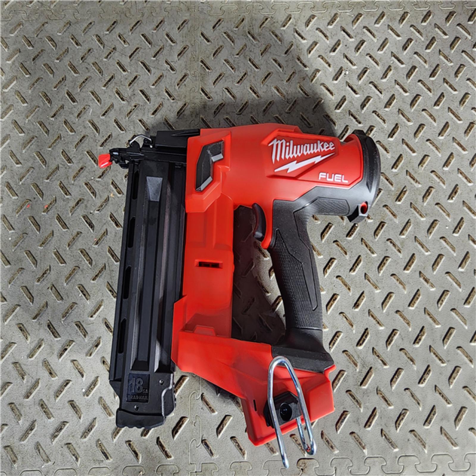 HOUSTON LOCATION - AS-IS (APPEARS LIKE NEW) Milwaukee M18 Fuel 18V Brushless 18-Gauge Brad Nailer 2746-20 (Bare Tool)