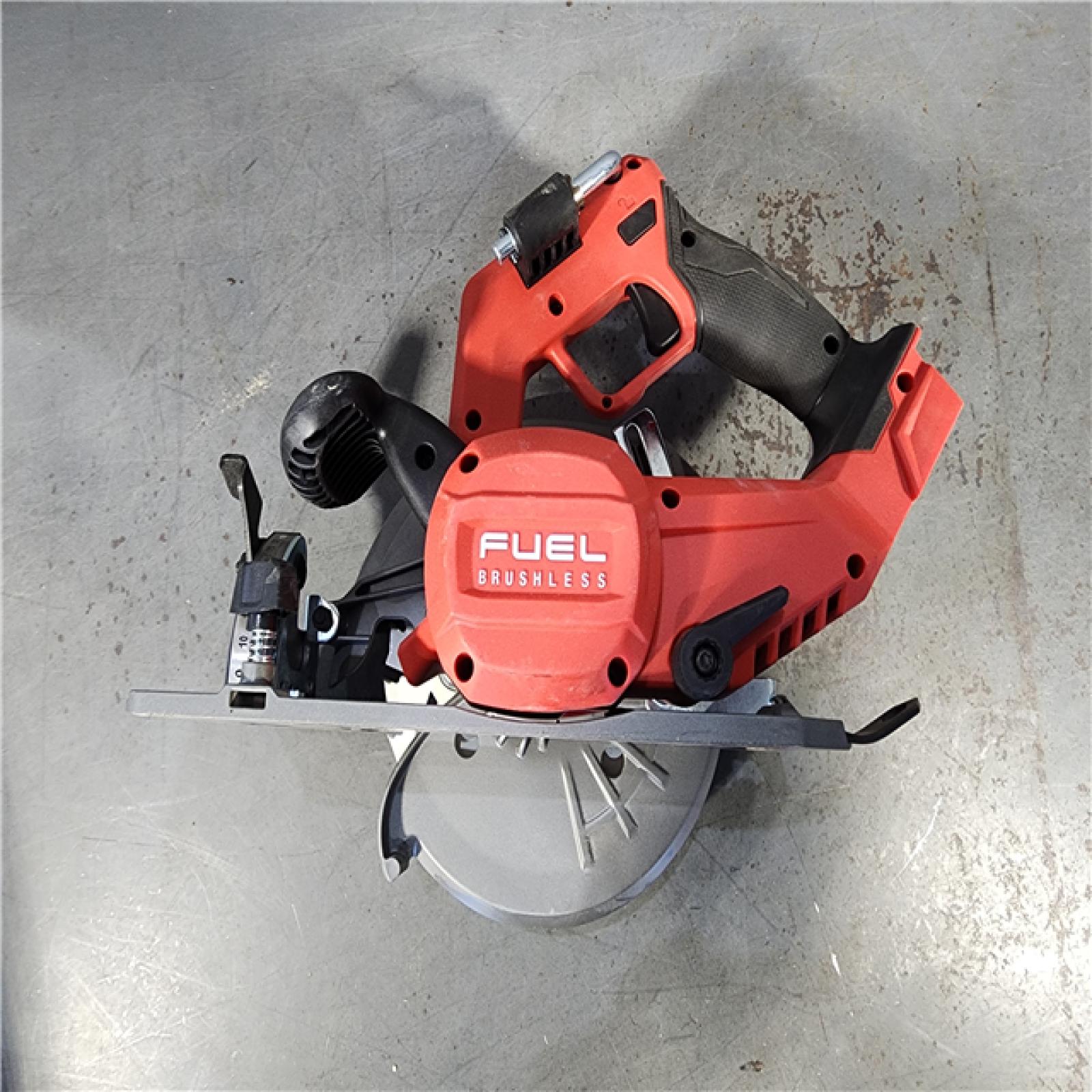 HOUSTON LOCATION - AS-IS Milwaukee M18 FUEL 18V Lithium-Ion Brushless Cordless 7-1/4 in. Circular Saw (Tool-Only)